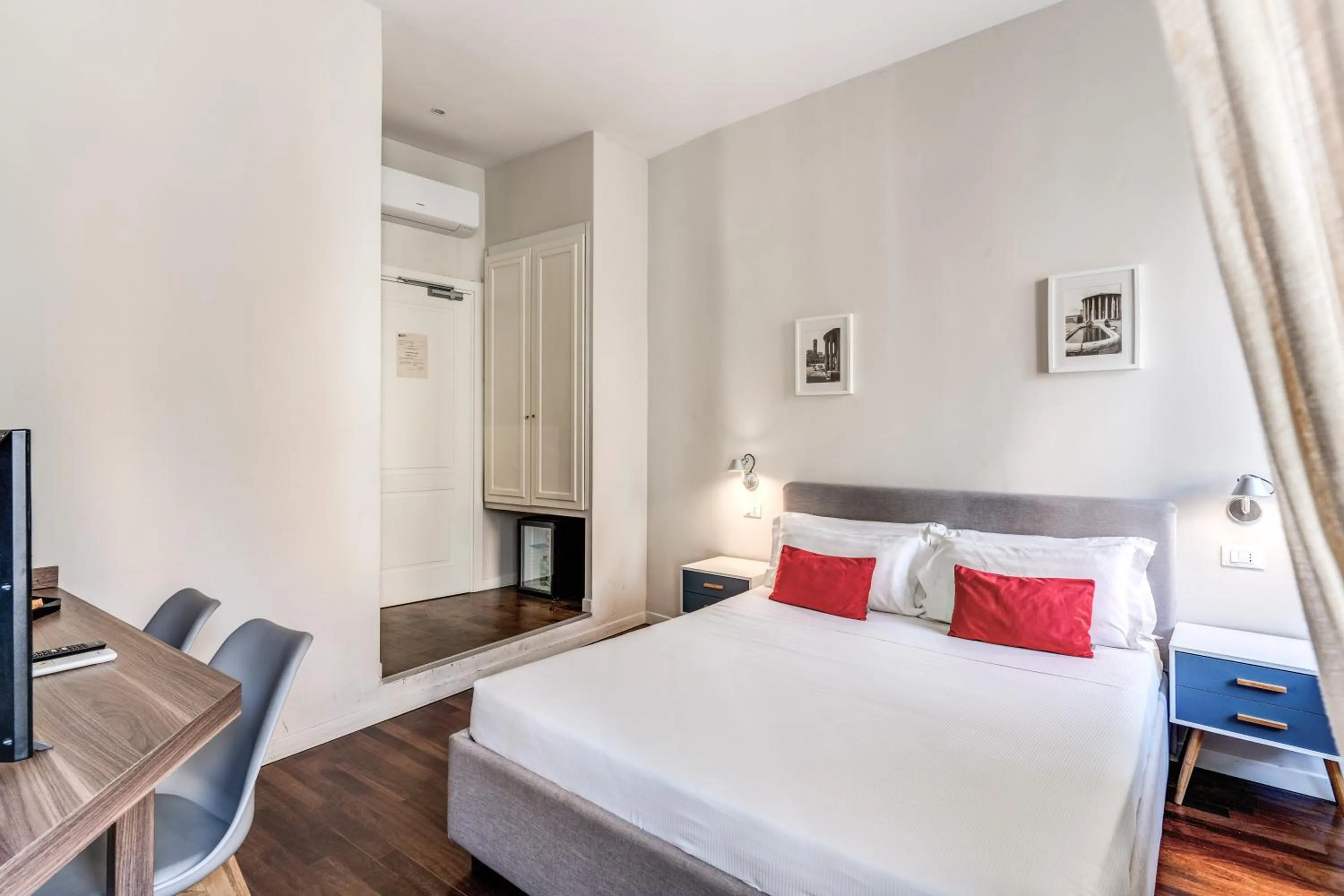 Bedroom, Bed in Little Queen Relais