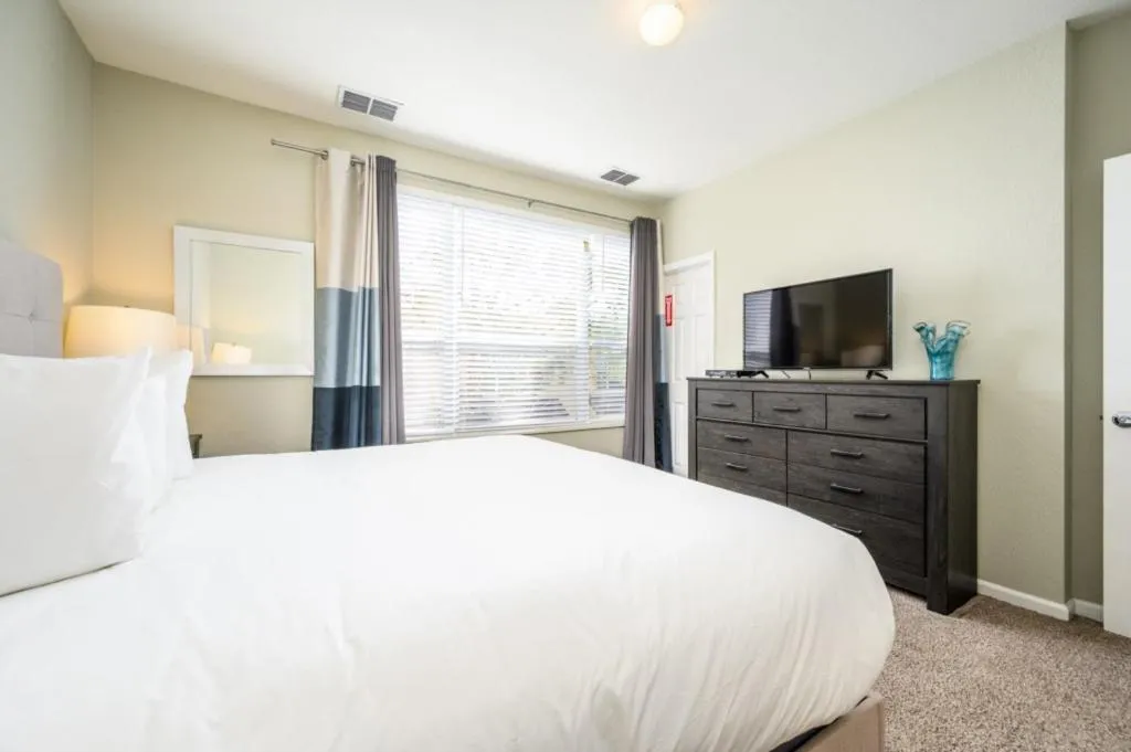 Bed in Epic Universe New Modern Townhome, Near The Parks - 4029