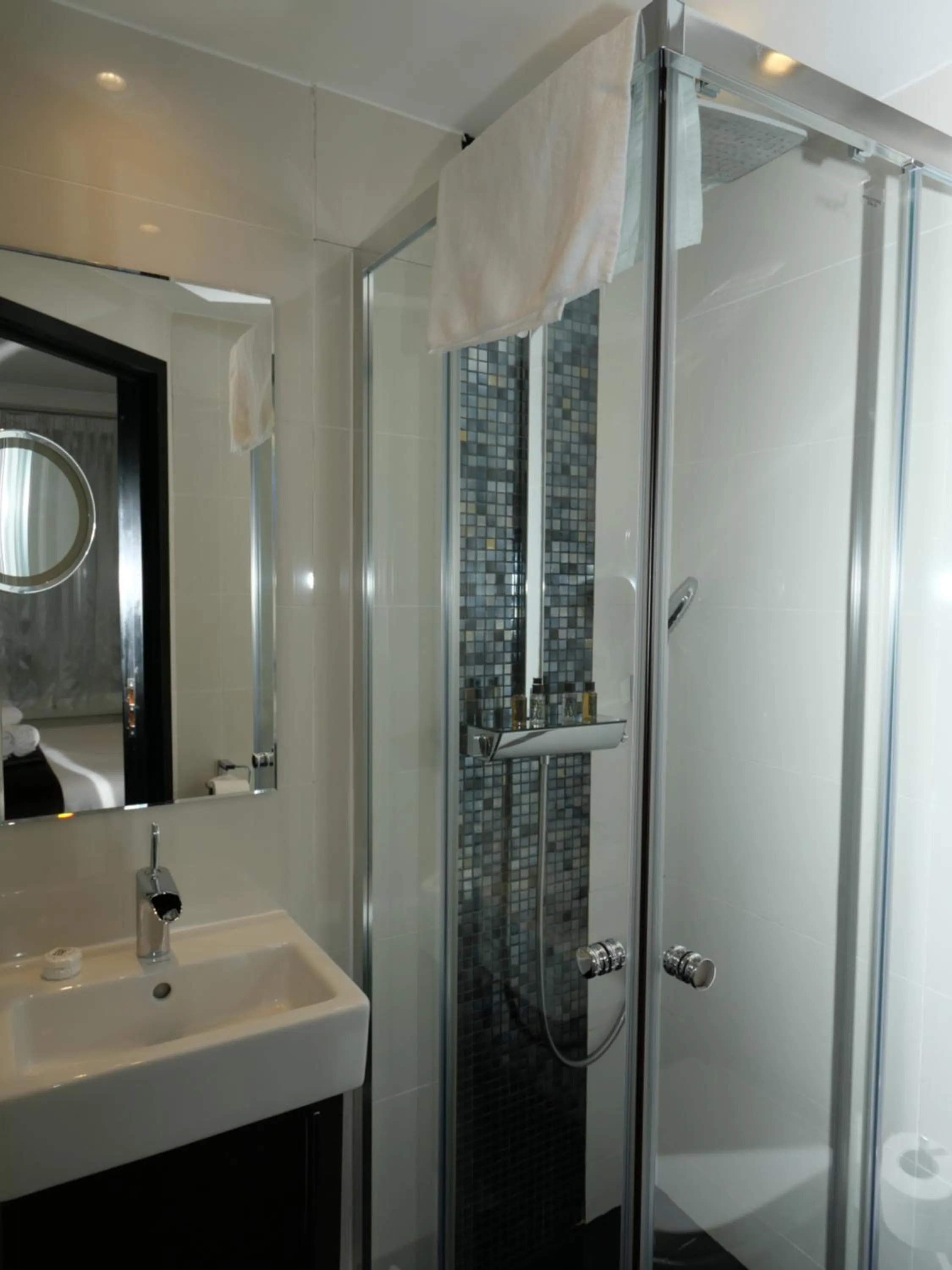 Bathroom in Great St Helen Hotel