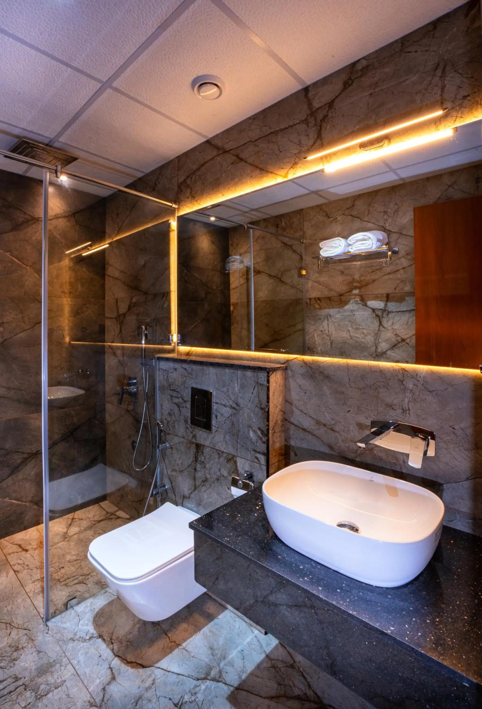 Superior Twin Room - single occupancy in Paramos Meeds Madiwala