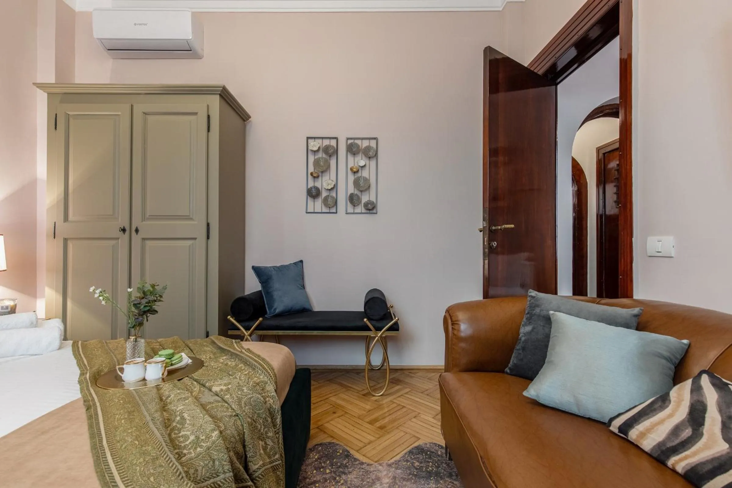 Bedroom in The Great Gatsby