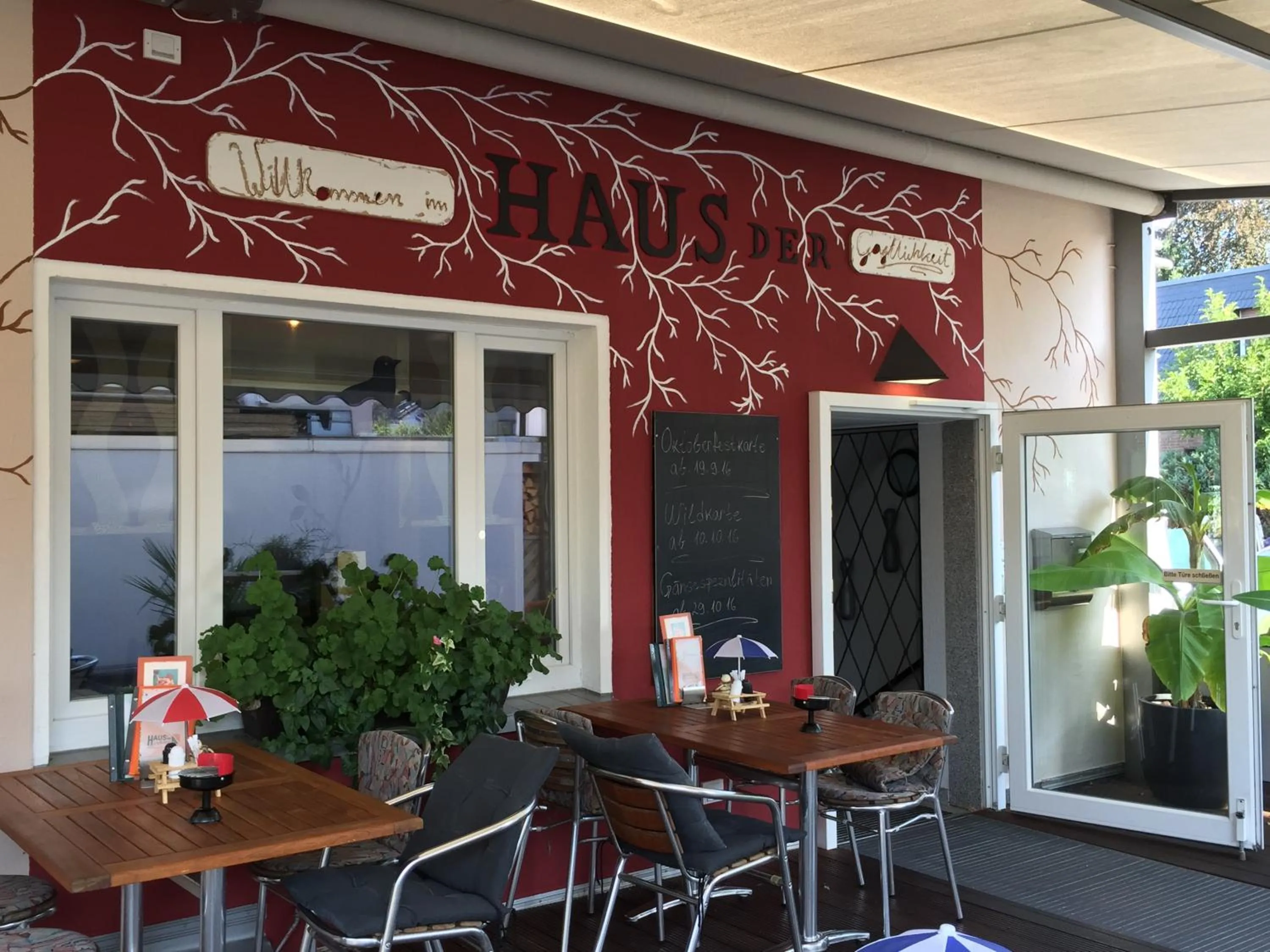 Facade/entrance in Haus der Gastlichkeit