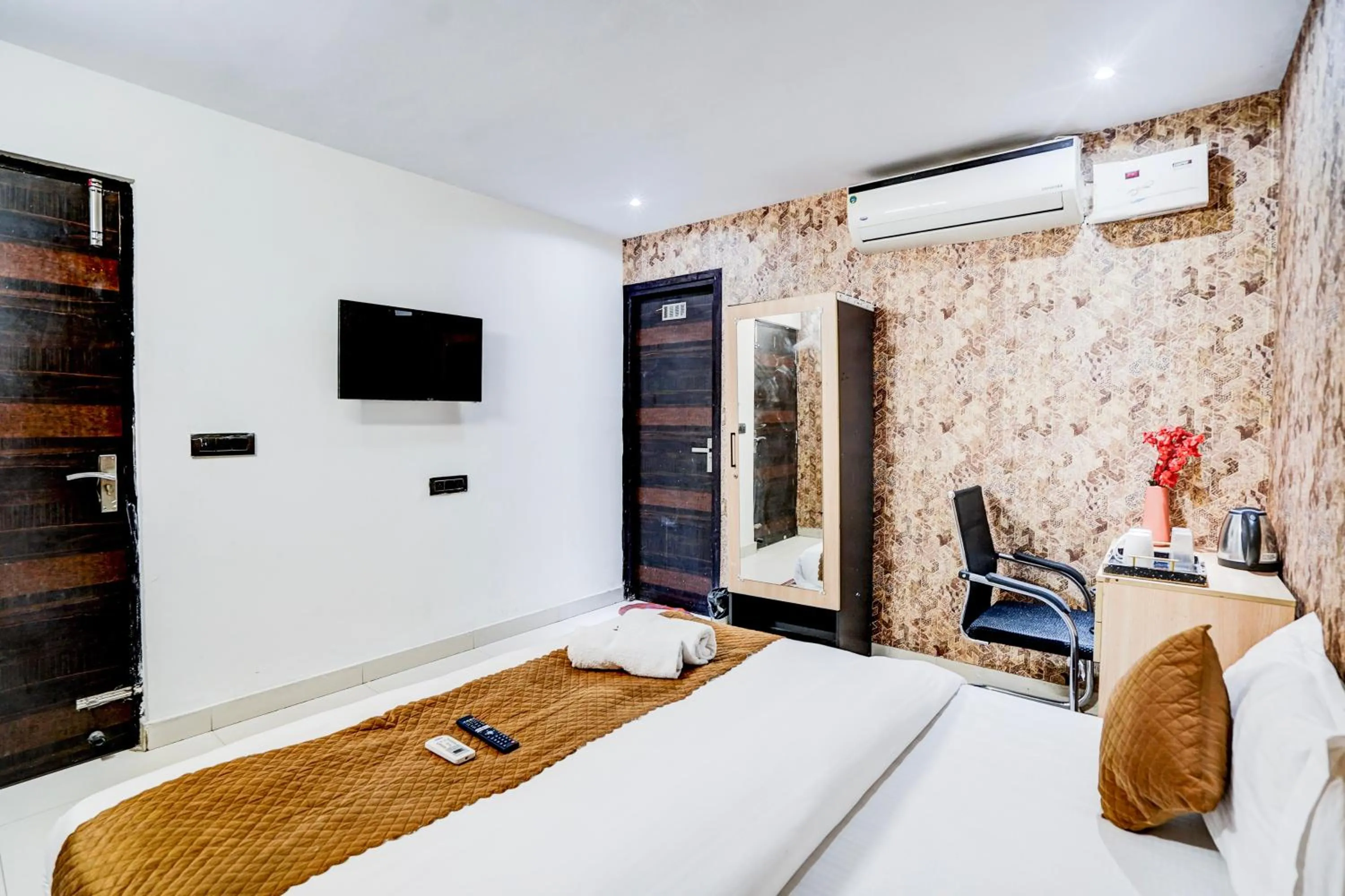 Kings Court Hotel Pitampura