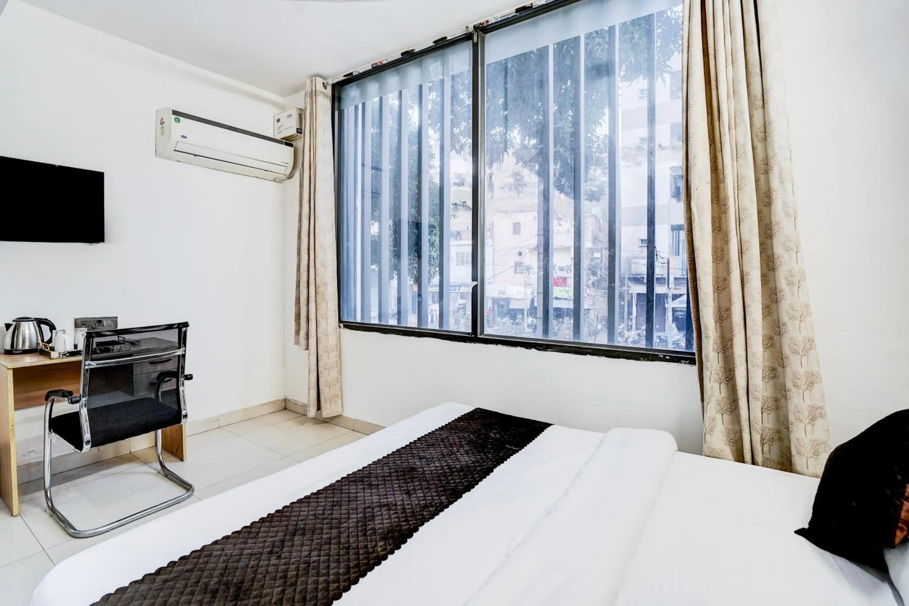 Kings Court Hotel Pitampura