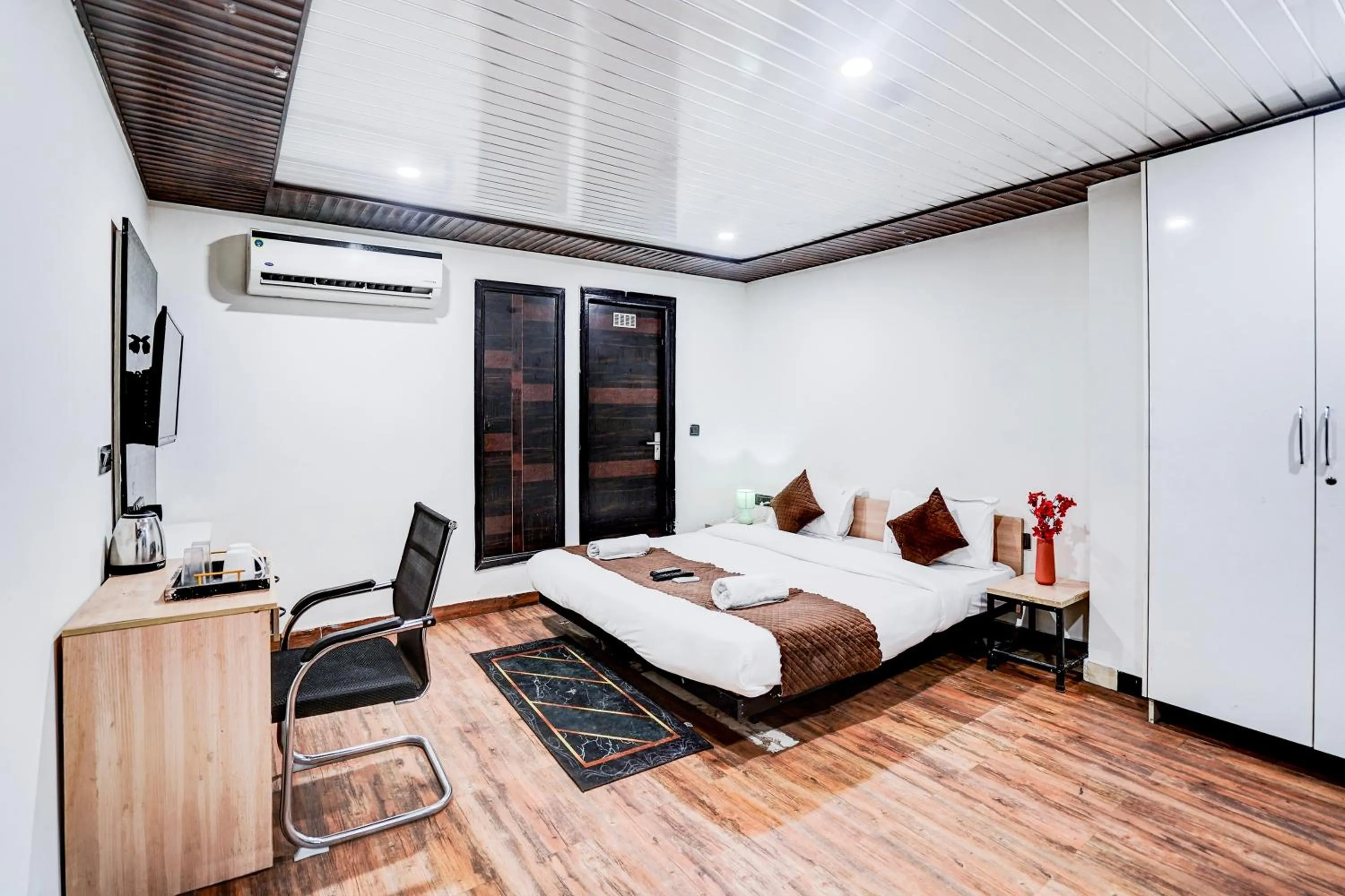 Kings Court Hotel Pitampura