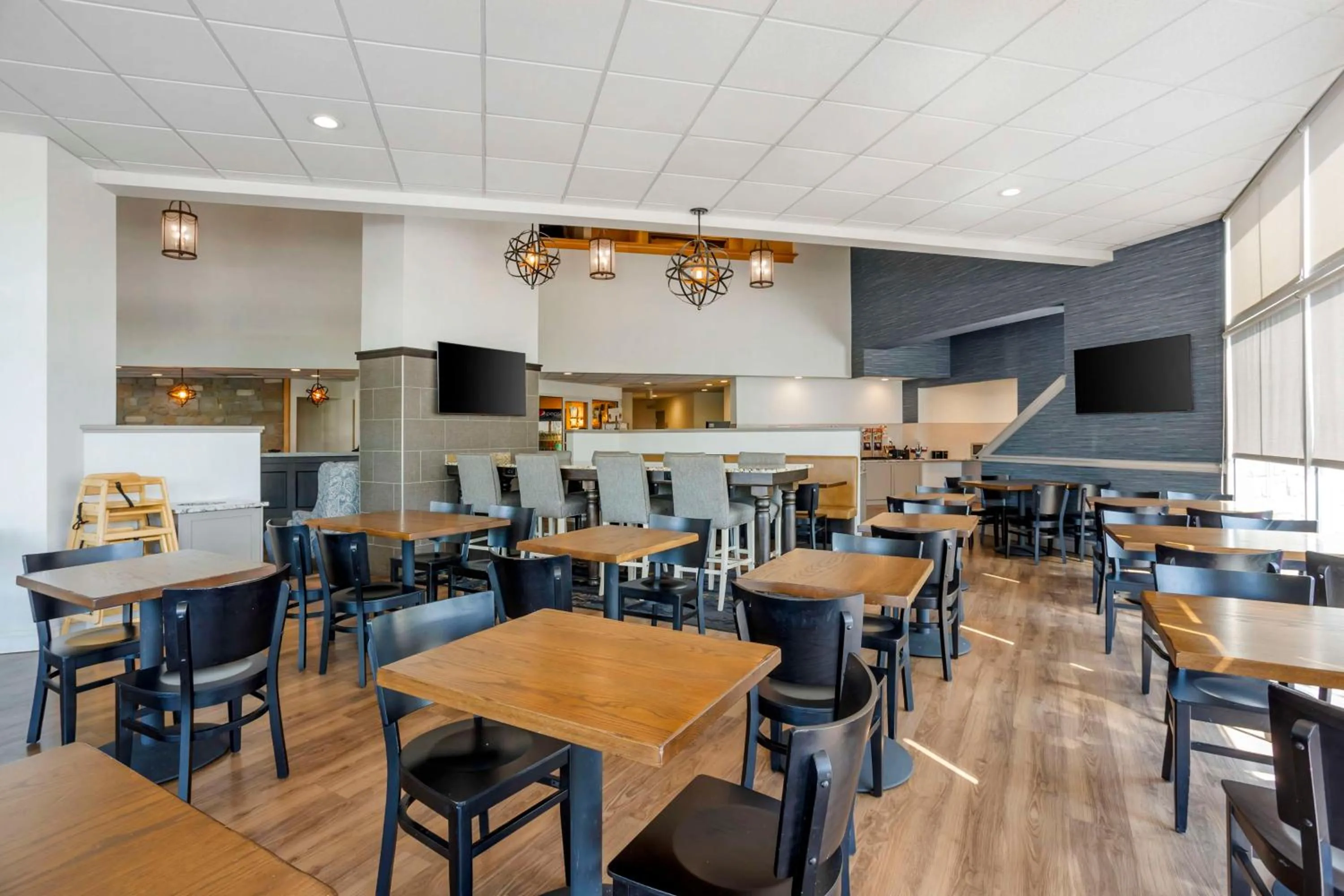 Breakfast in SureStay Studio by Best Western Paradise Lancaster County