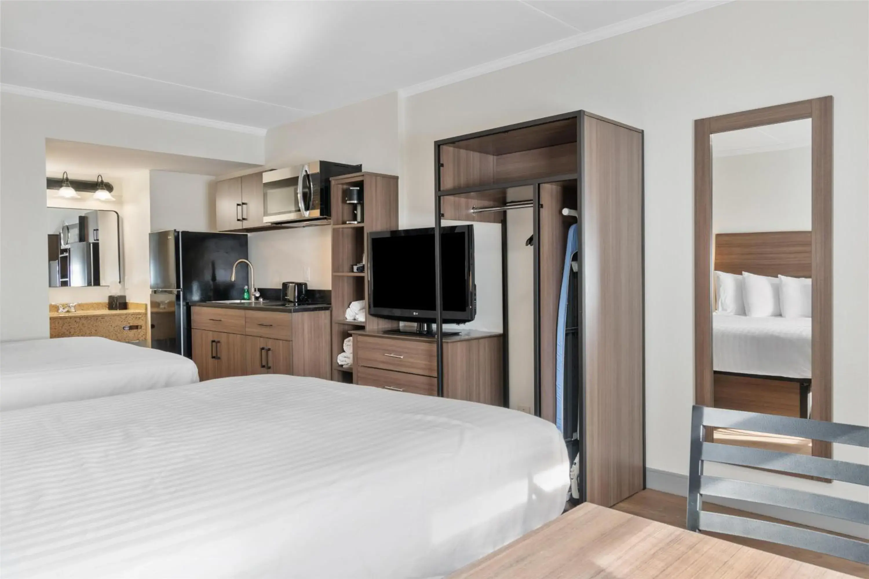 Queen Room with Two Queen Beds, Kitchenette and Dining Area - Non-Smoking/First Floor in SureStay Studio by Best Western Paradise Lancaster County Queen Room with Two Queen Beds, Kitchenette and Dining Area - Non-Smoking/First Floor in SureStay Studio by Best Western Paradise Lancaster County