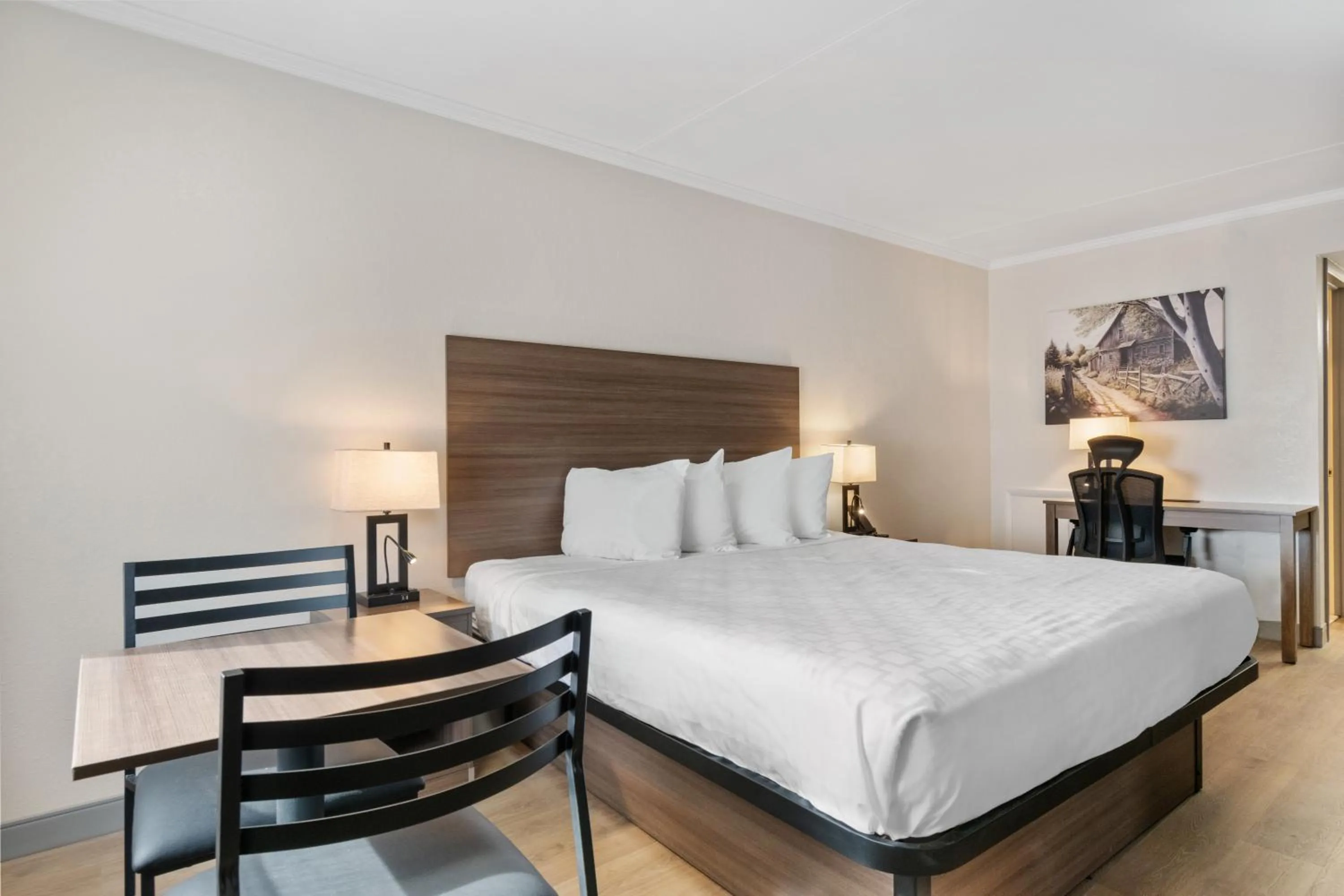 Bed in SureStay Studio by Best Western Paradise Lancaster County