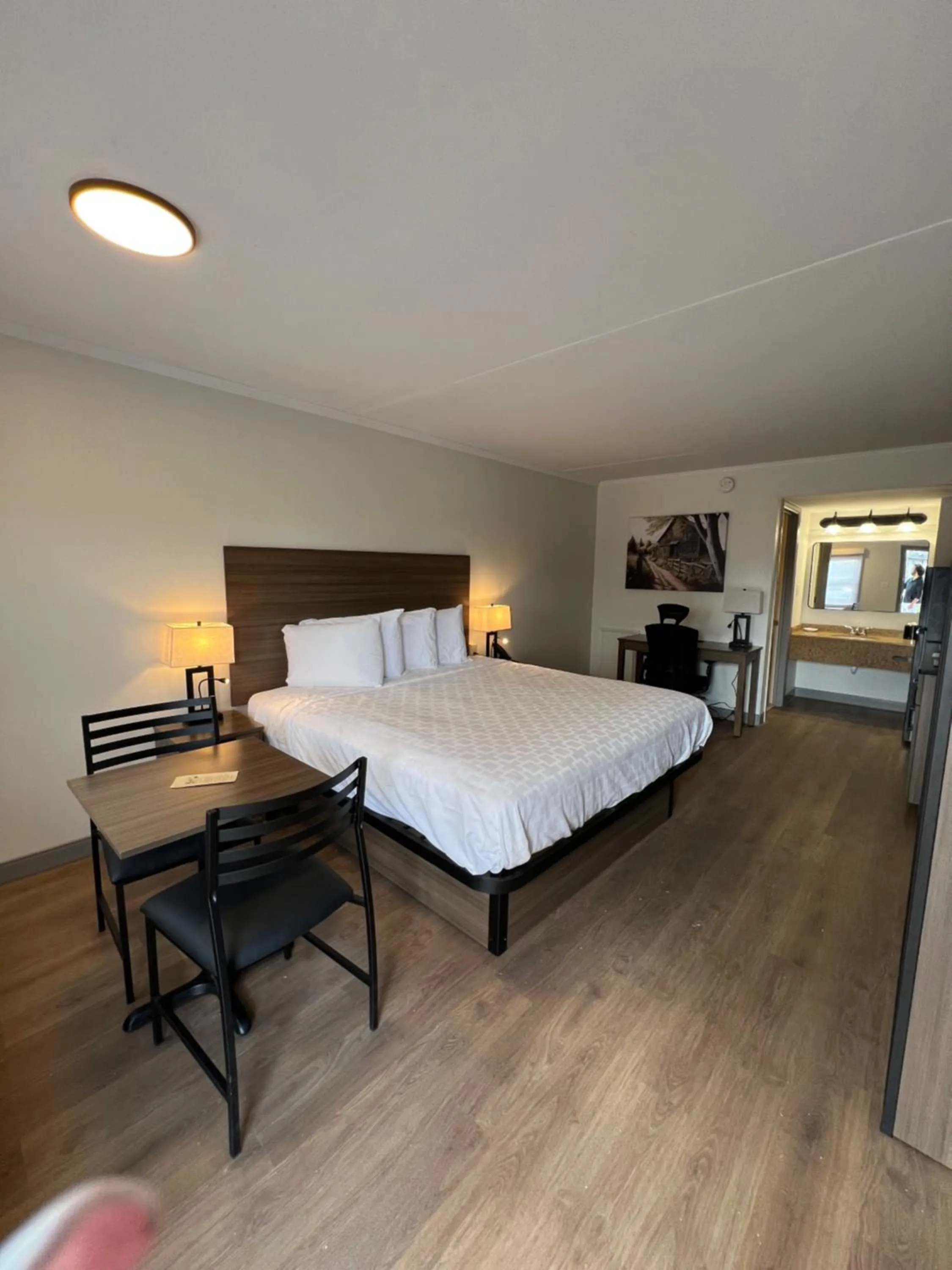 Bed in SureStay Studio by Best Western Paradise Lancaster County