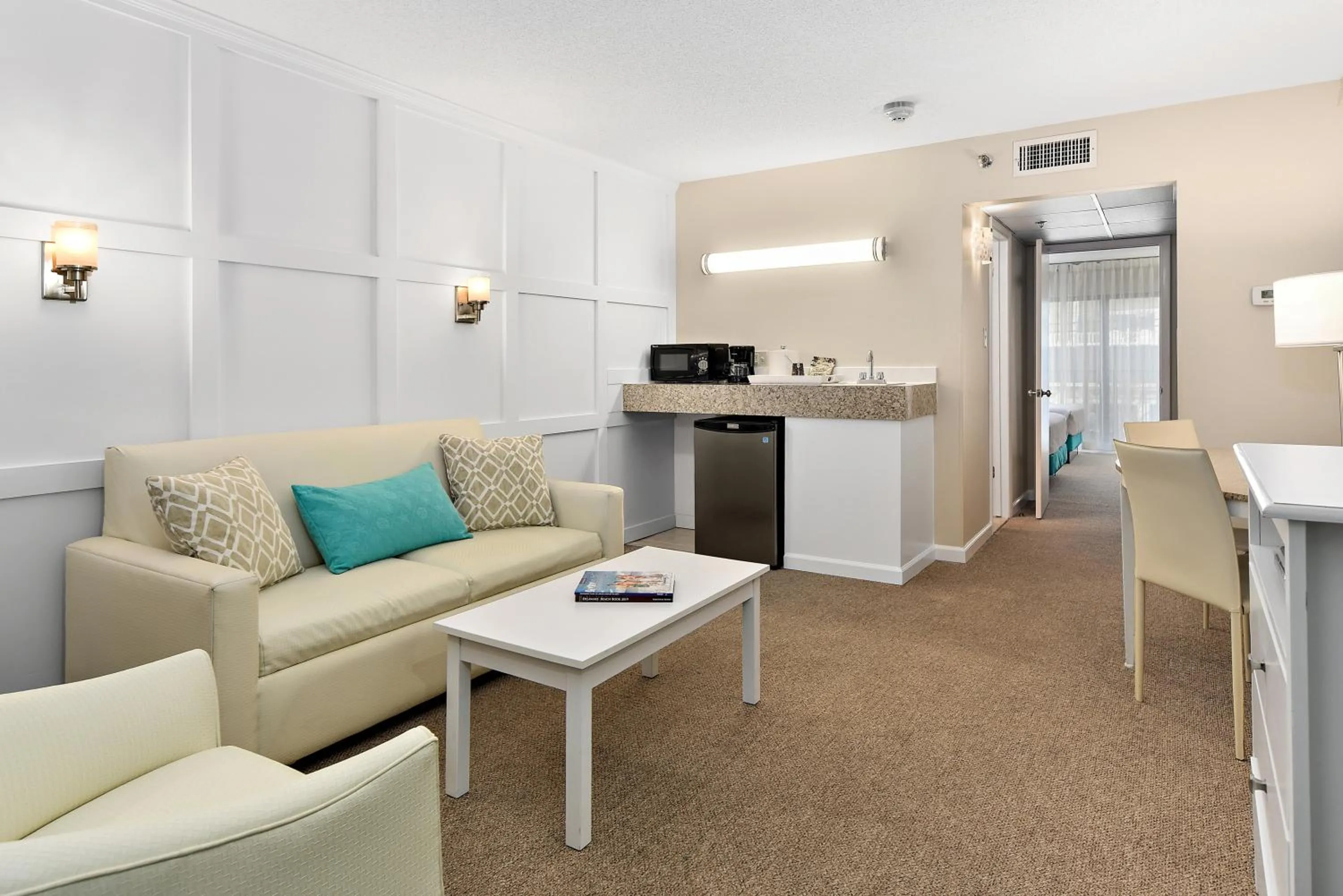 Living room in Brighton Suites Hotel