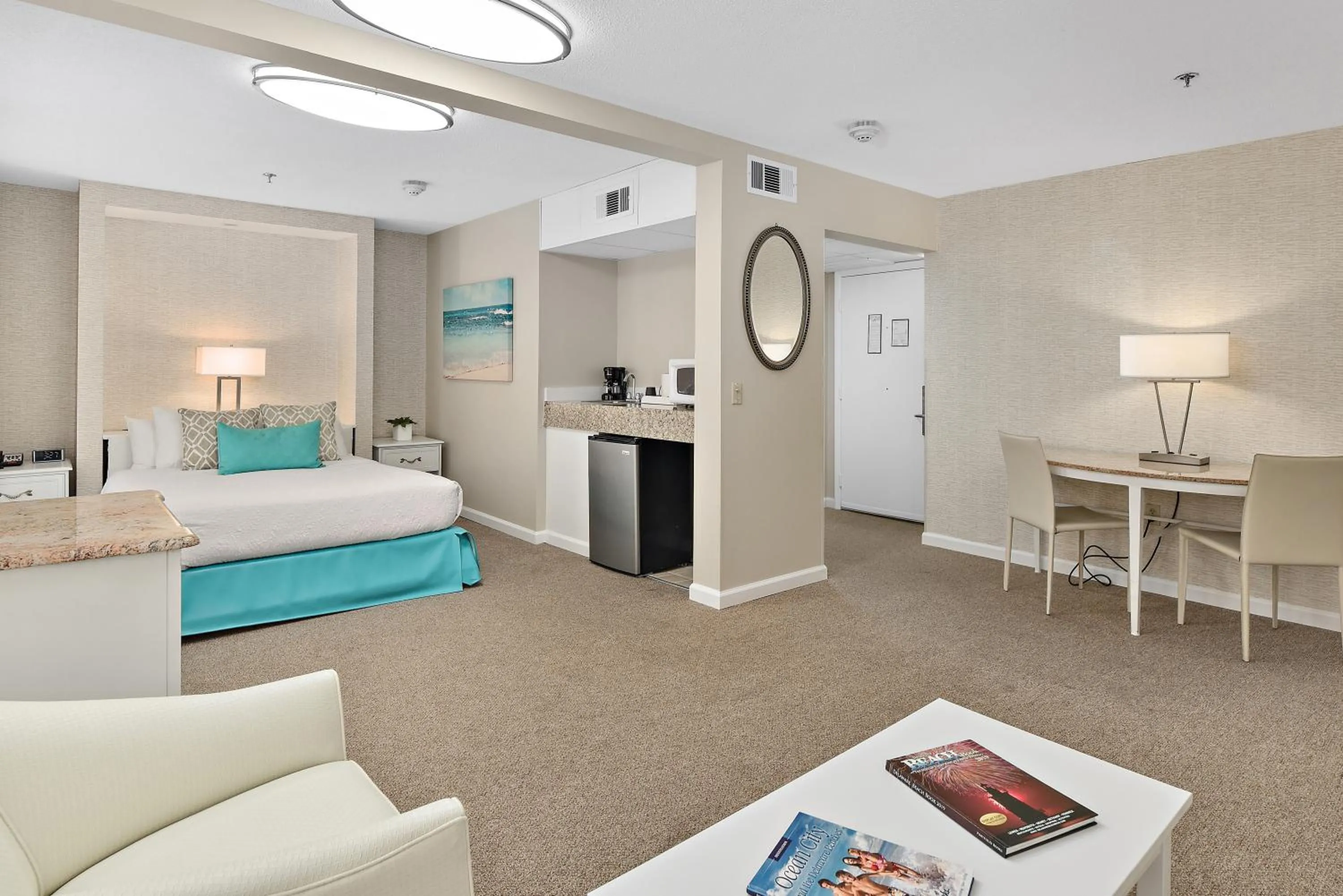 Photo of the whole room, Bed in Brighton Suites Hotel