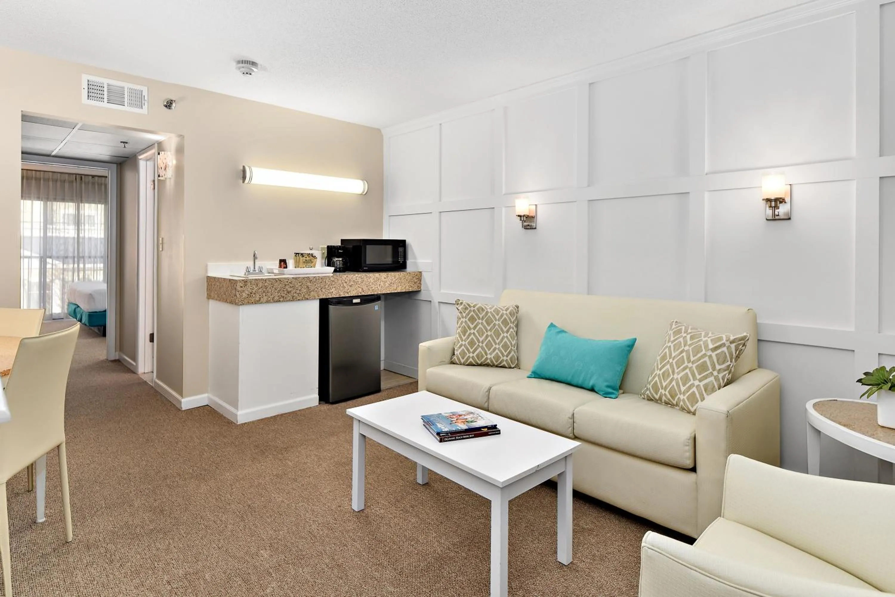 Living room in Brighton Suites Hotel