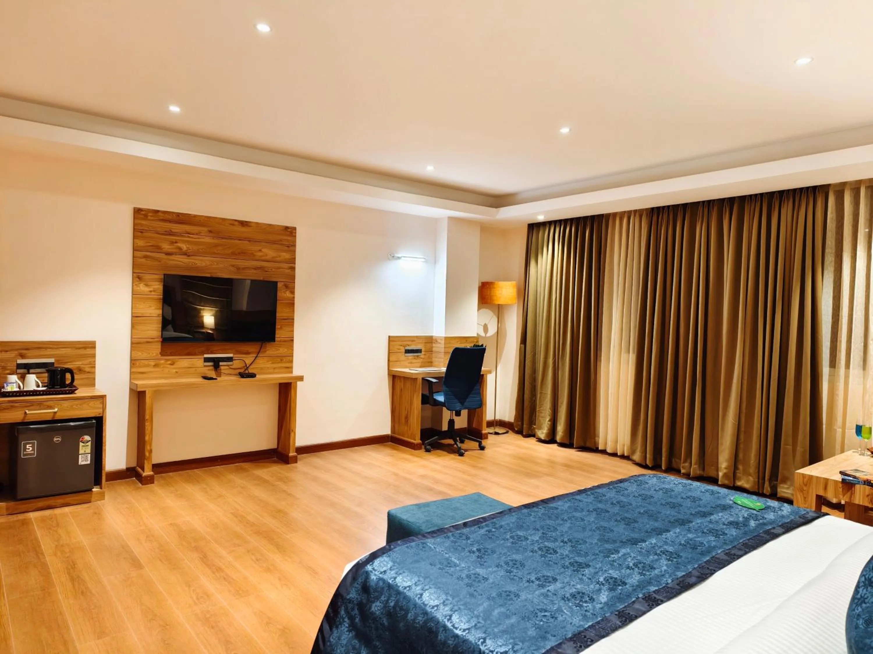 Photo of the whole room, Bed in Clarion Hotel De Renees Gangtok