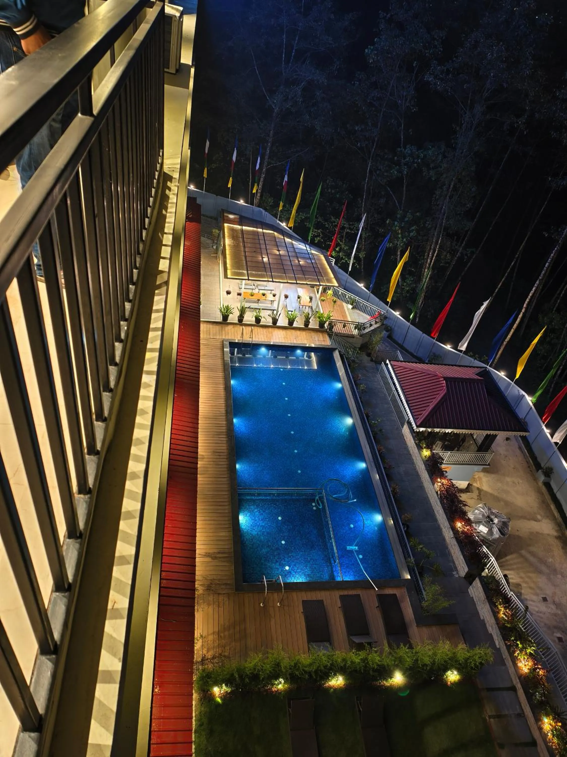Swimming pool in Clarion Hotel De Renees Gangtok