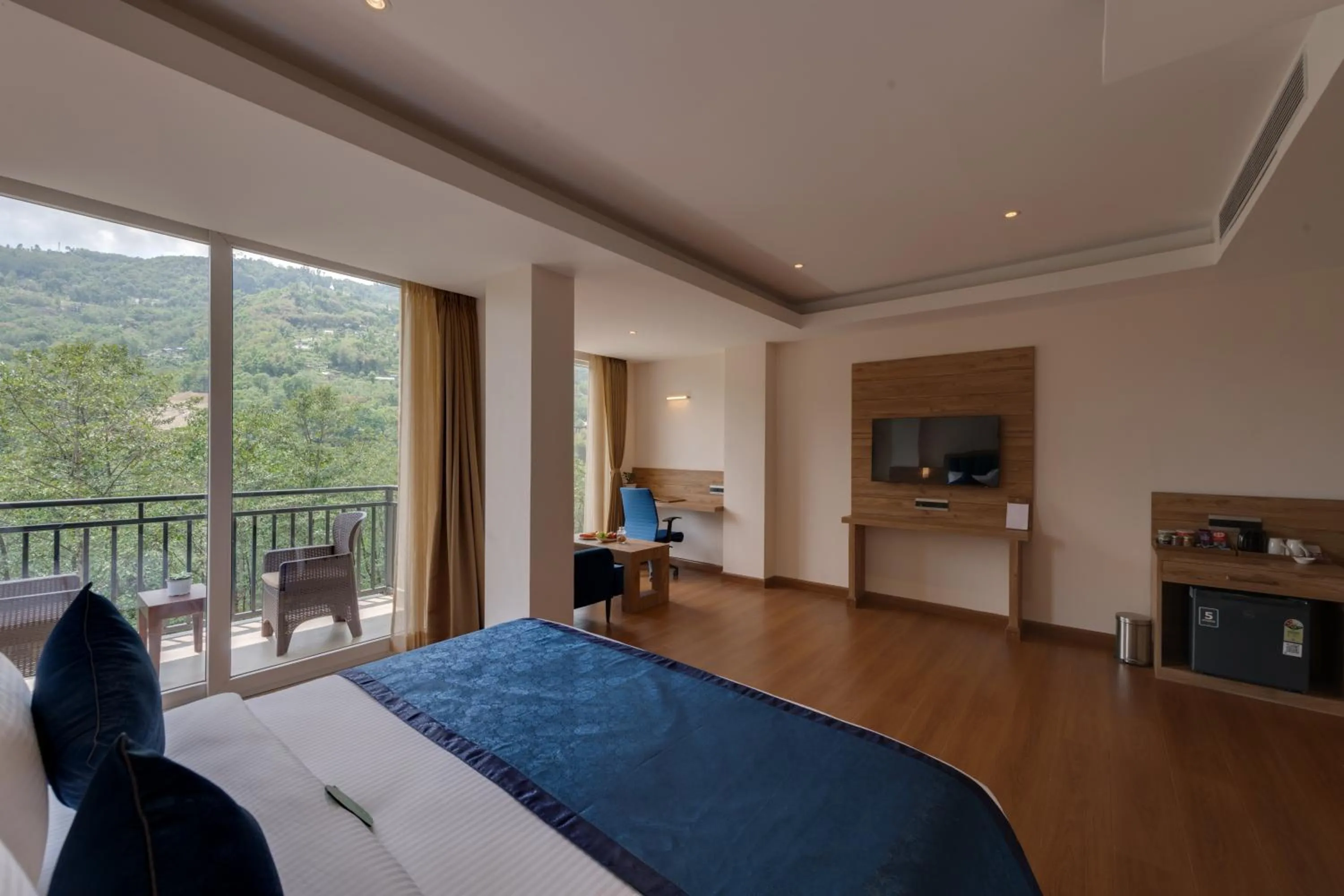 Bed in Clarion Hotel De Renees Gangtok