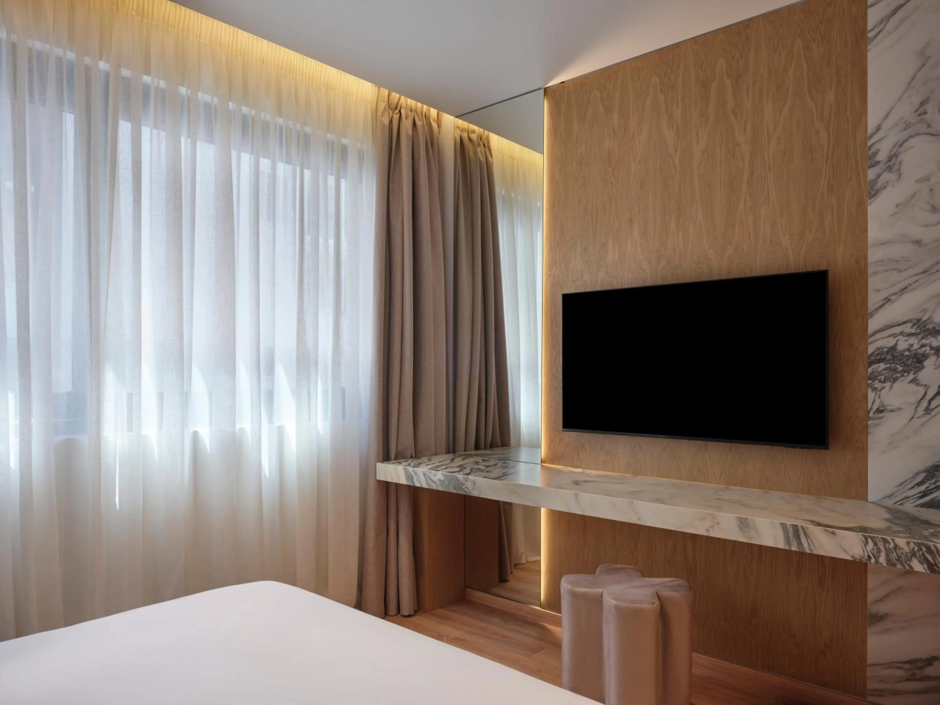 TV and multimedia, Bed in Nur City Suites