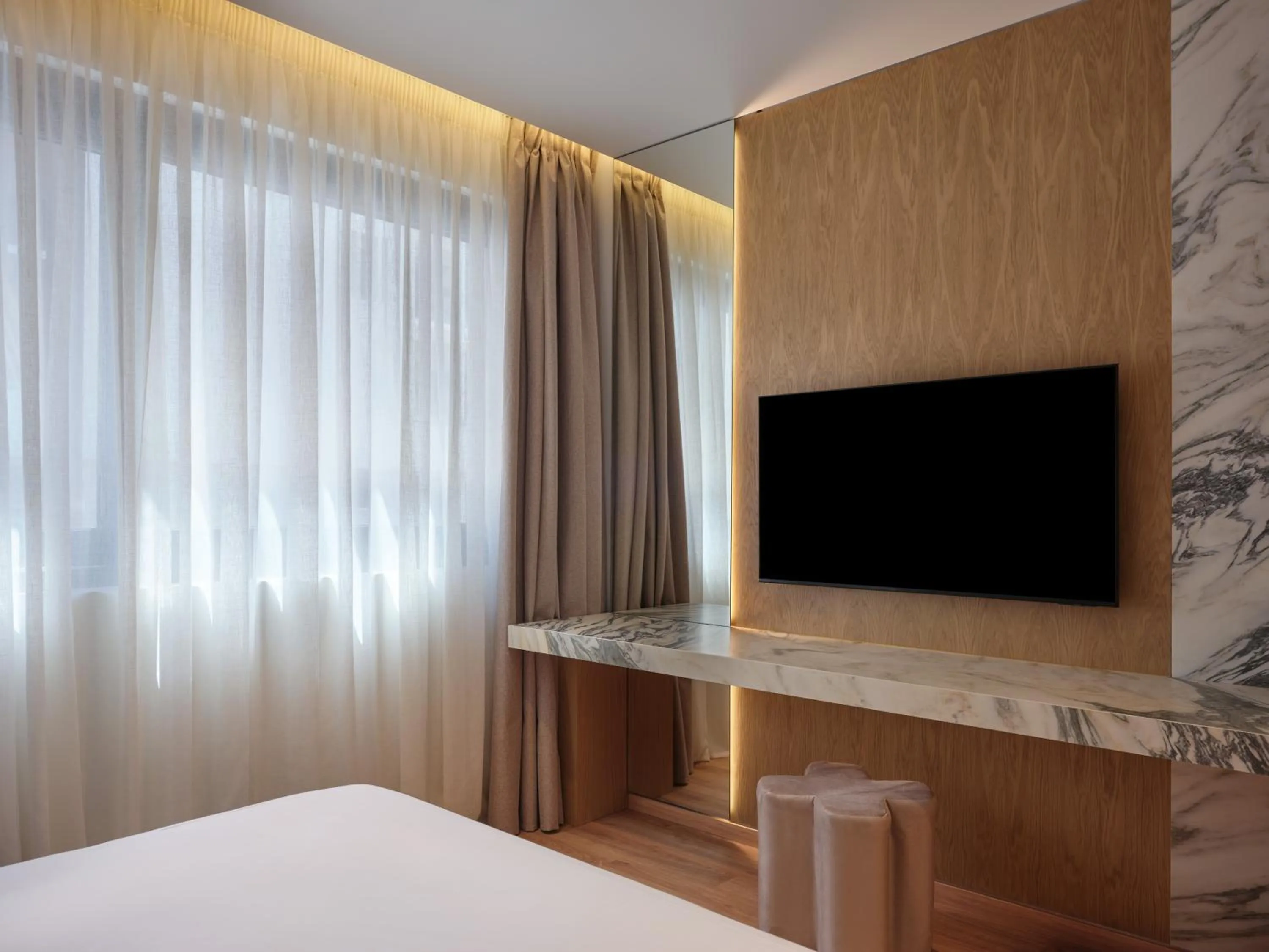 TV and multimedia, Bed in Nur City Suites