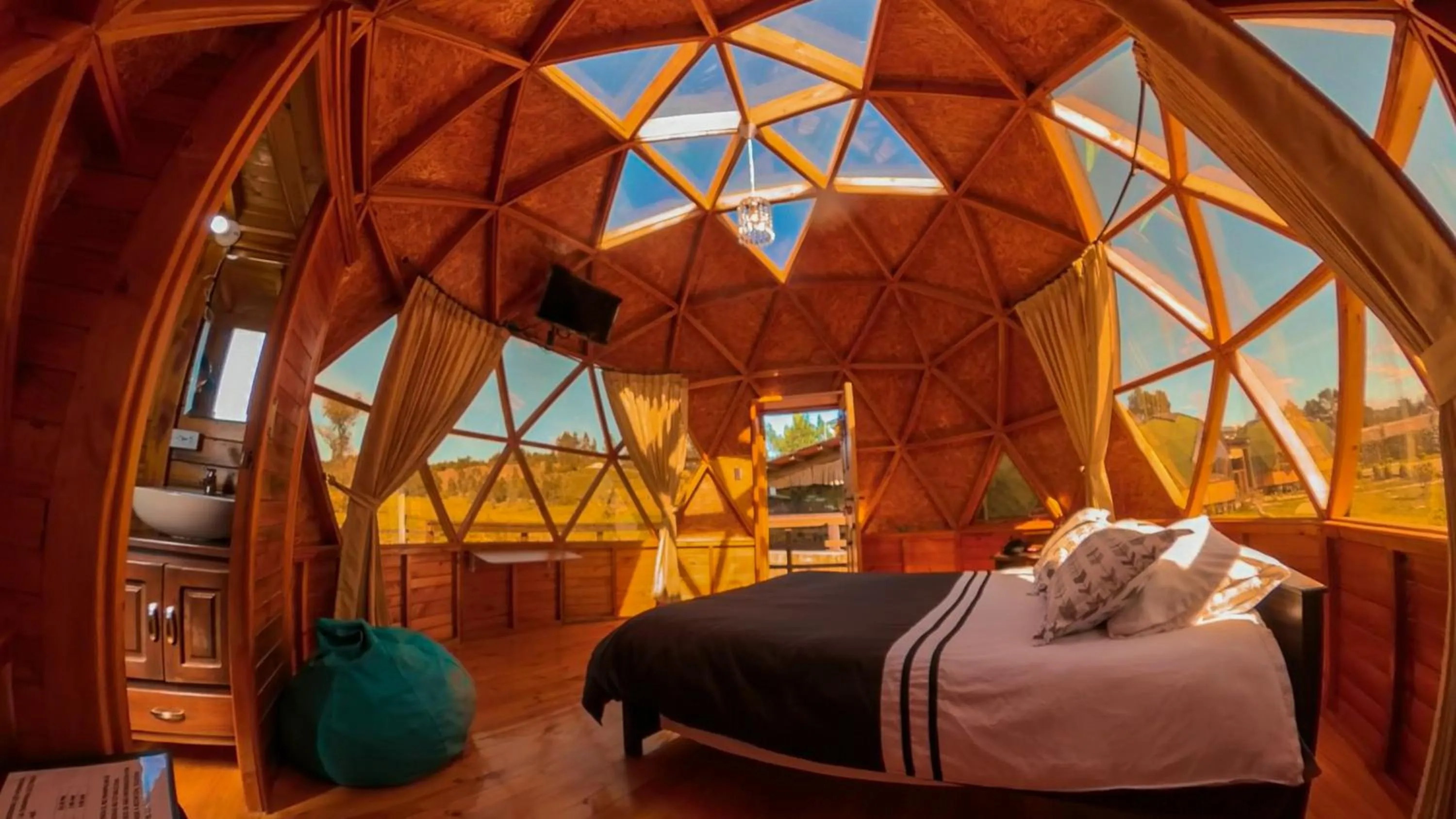 Property building, Bed in Hotel La Libertad