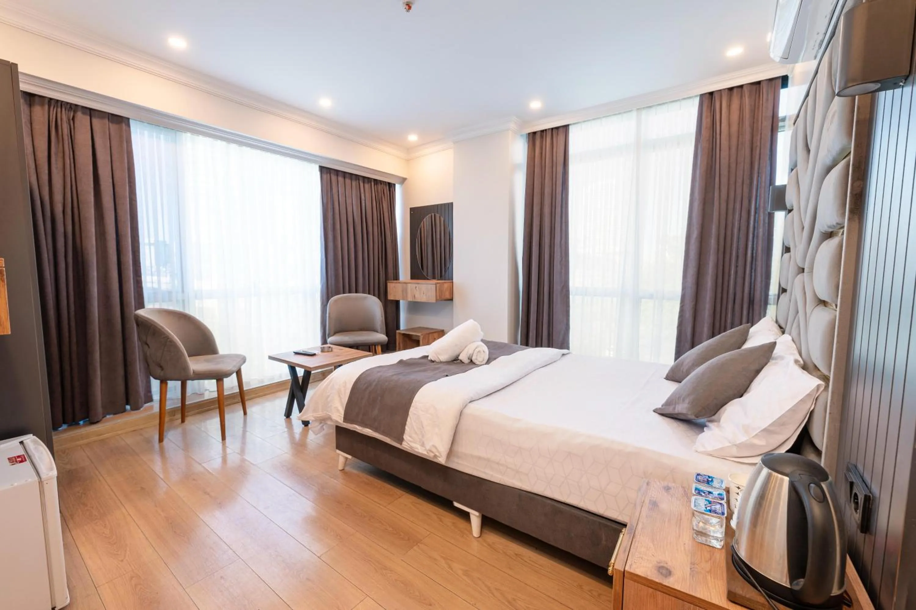 Bed in Highway 34 Hotel