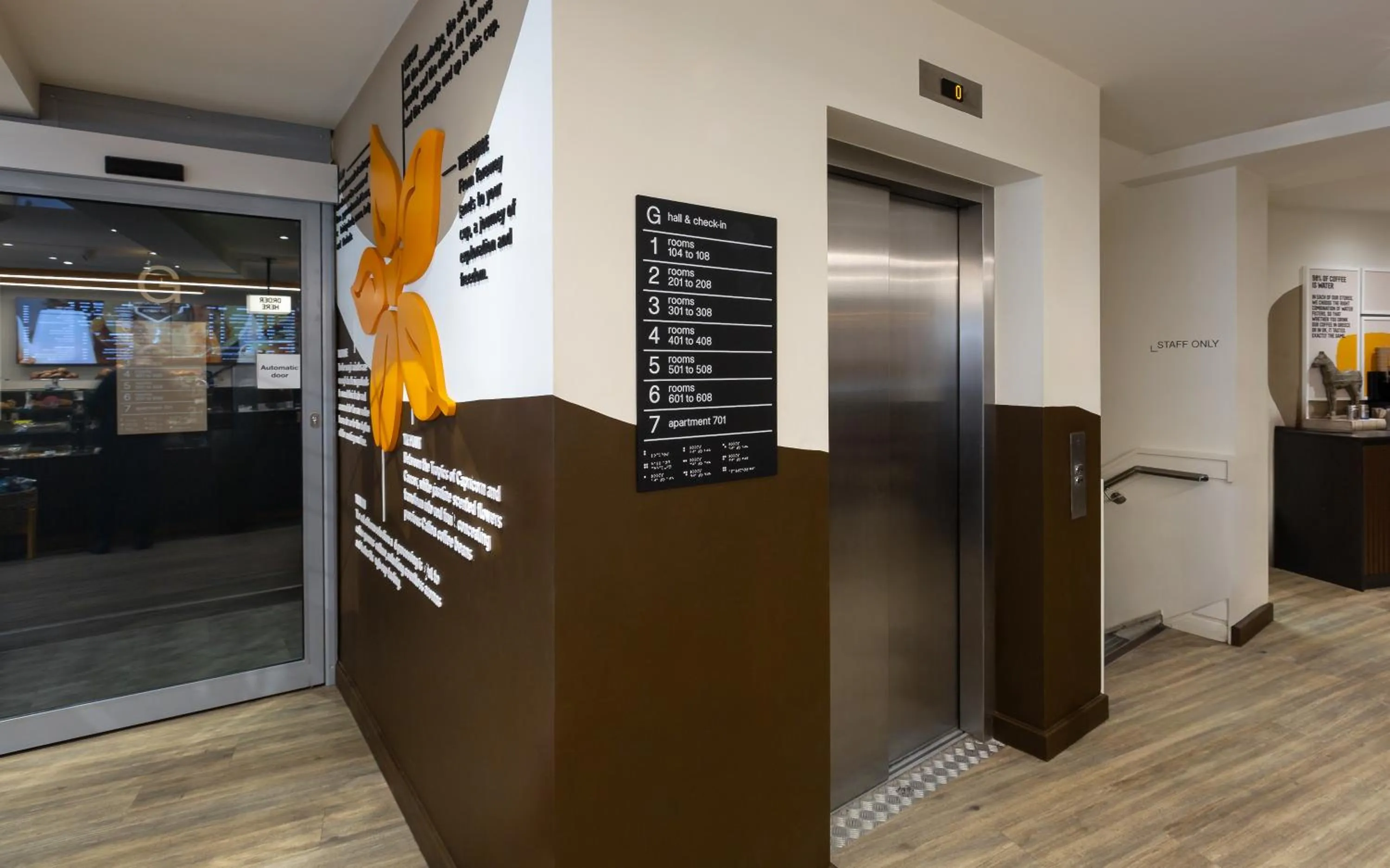 elevator in Líbere London Edgware Road