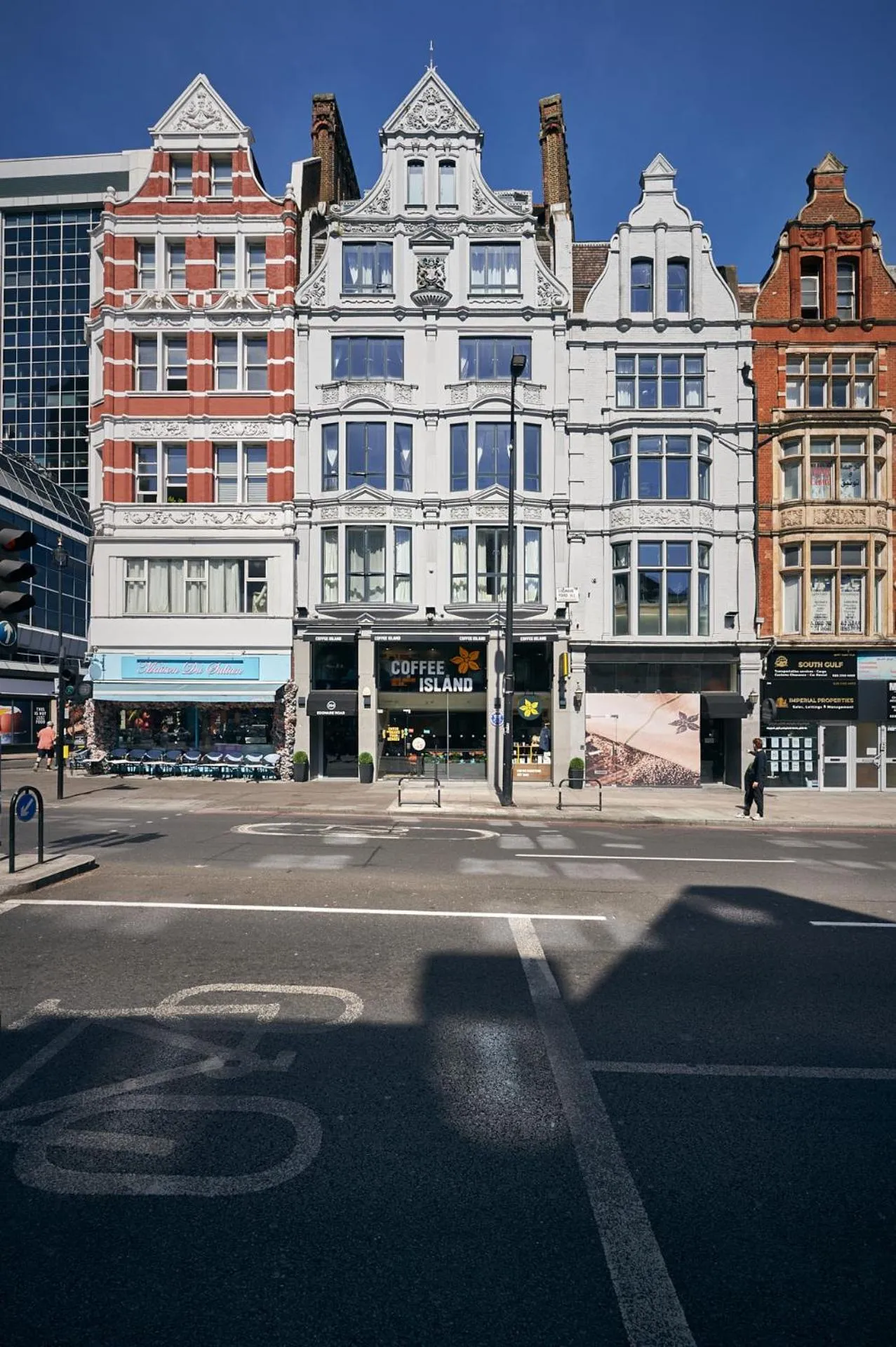Facade/entrance in Líbere London Edgware Road