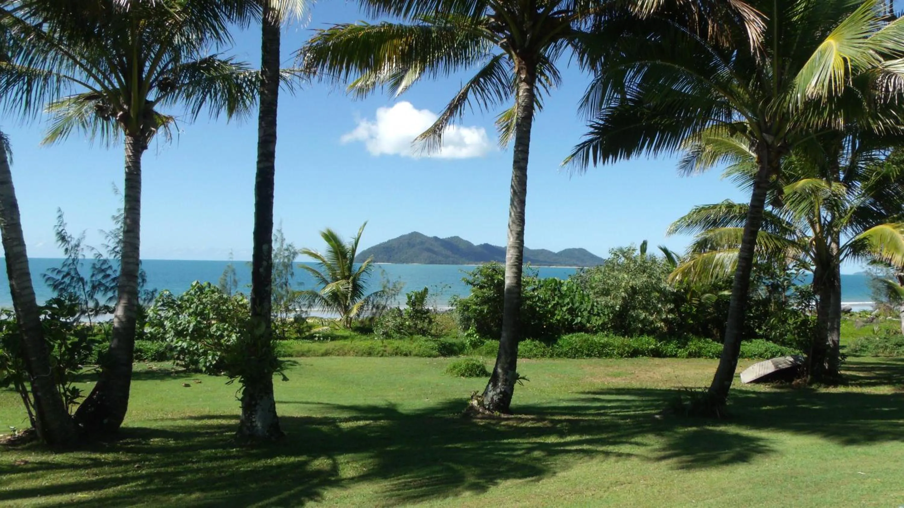 Beach in Wongalinga Apartments 9