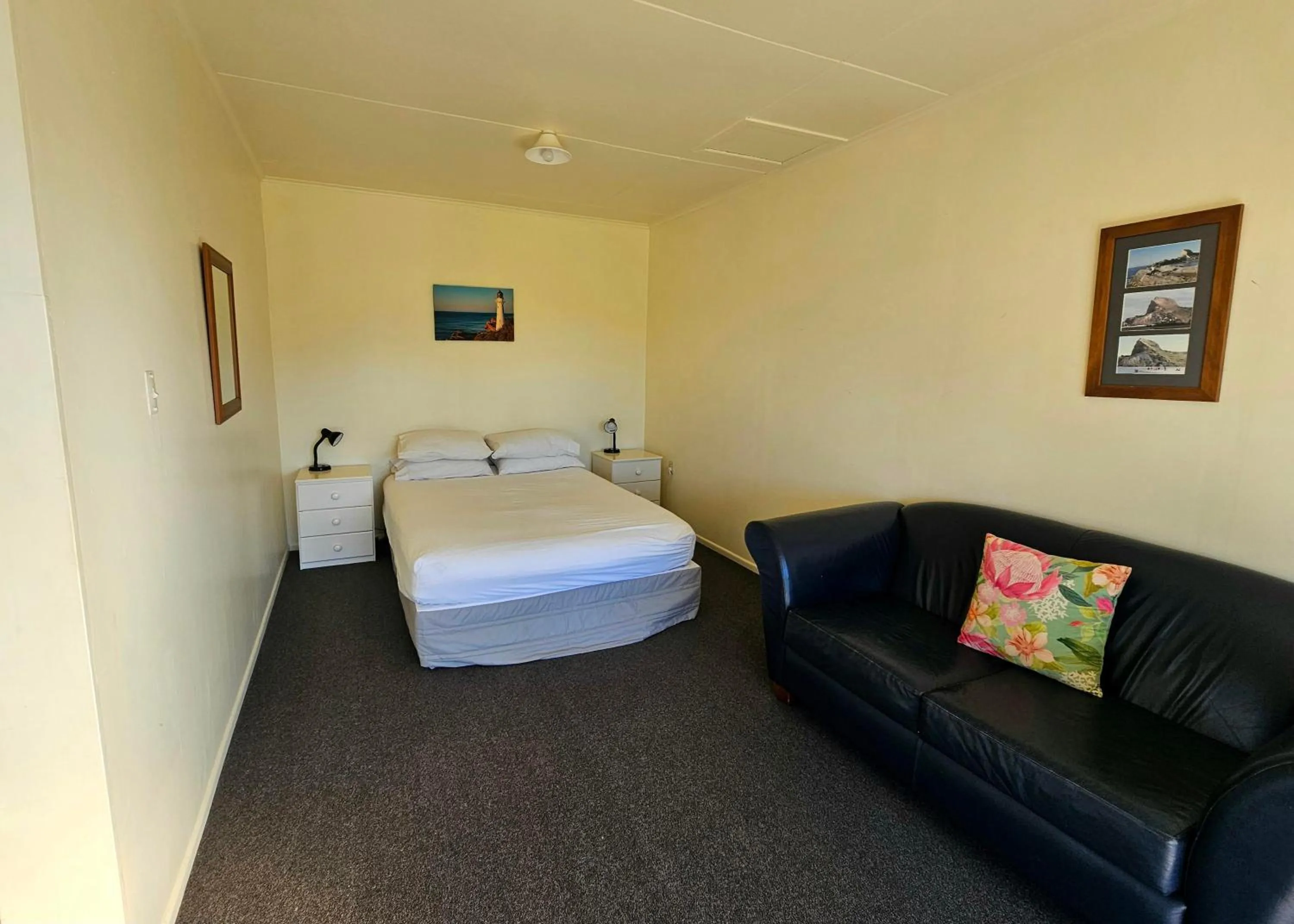 Bed in Castlepoint Holiday Park & Motels