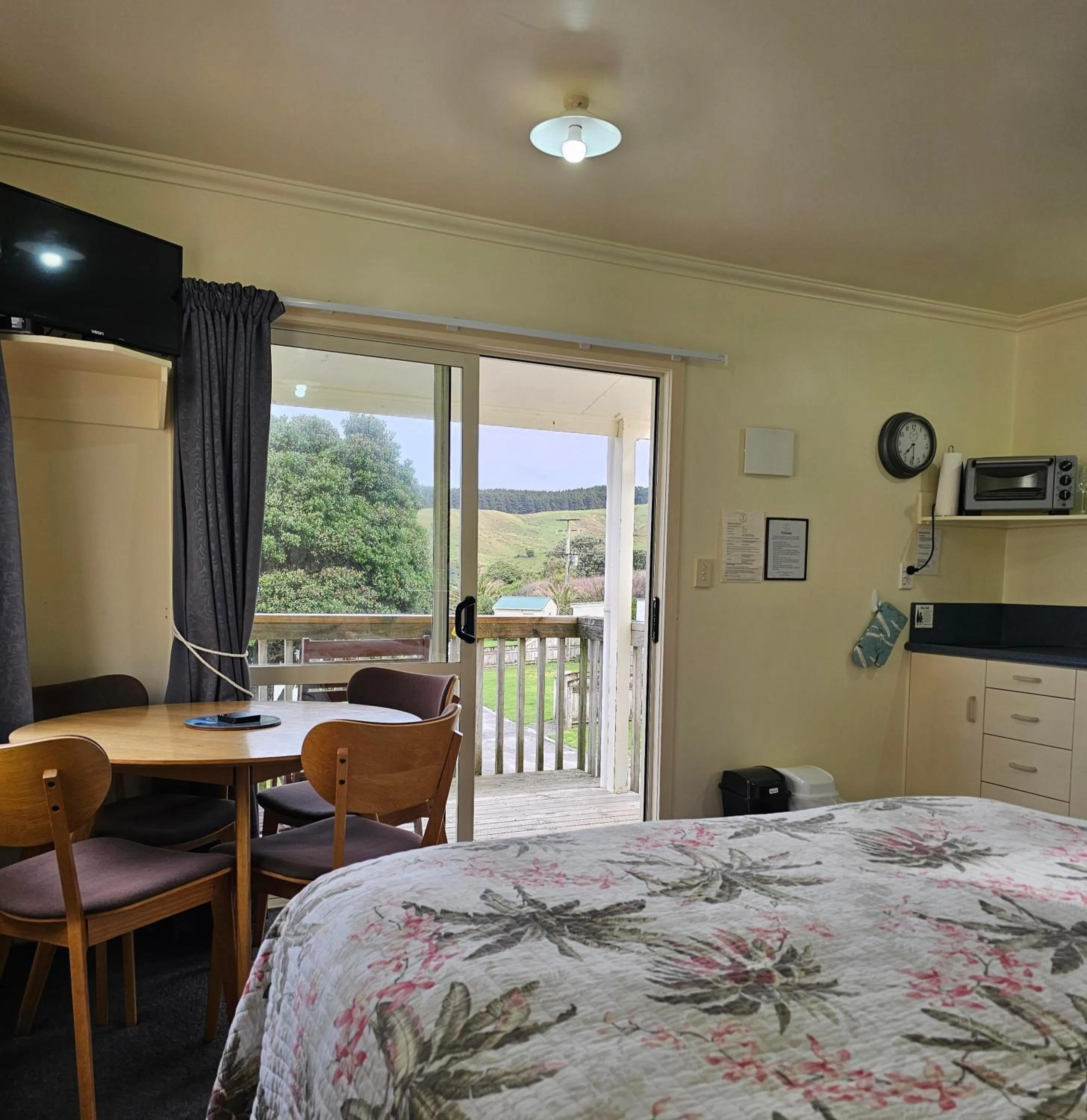 Bed in Castlepoint Holiday Park & Motels