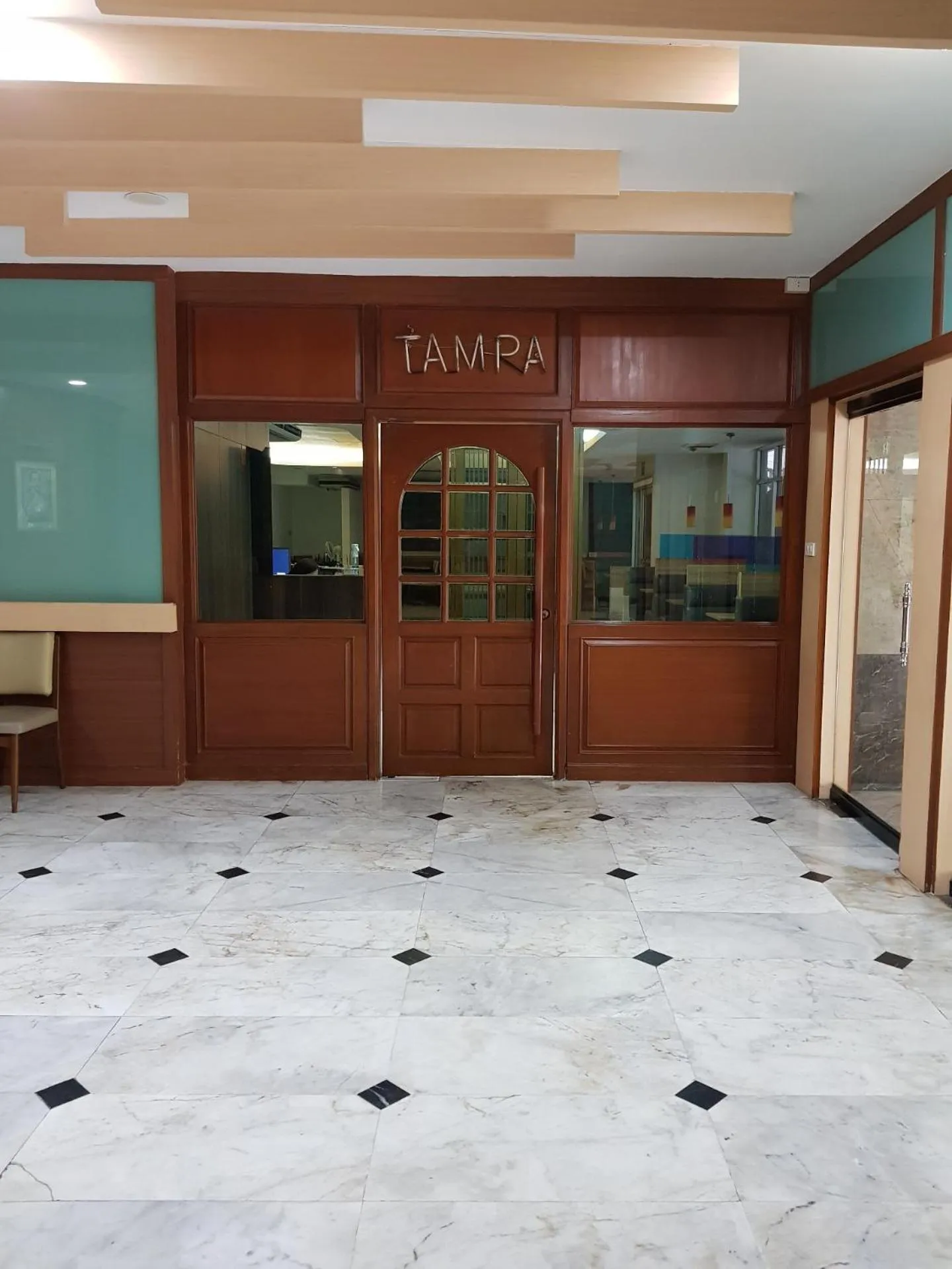 Restaurant/places to eat in Florida Hotel