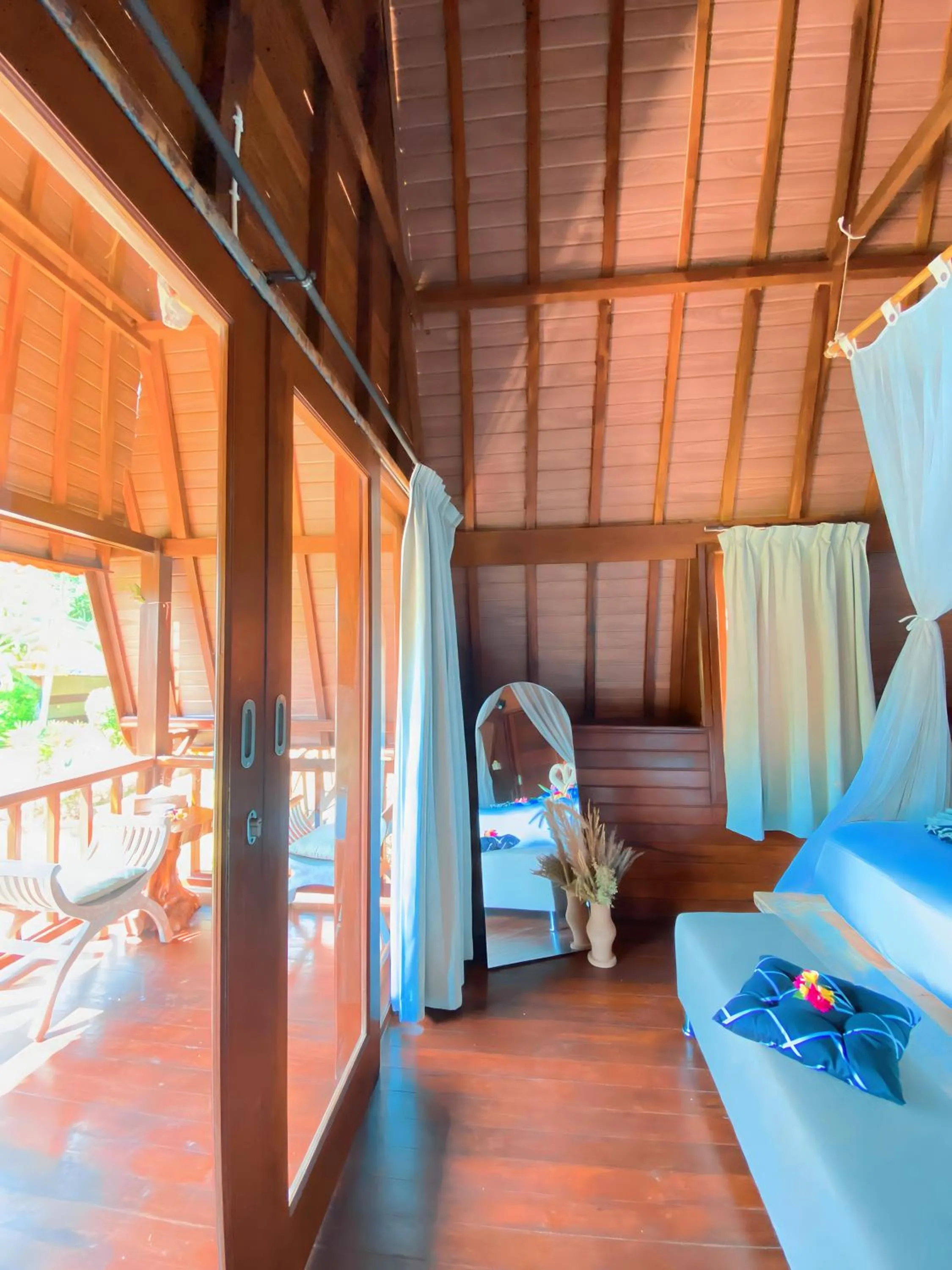 Property building, Bed in Harta Lembongan Villas