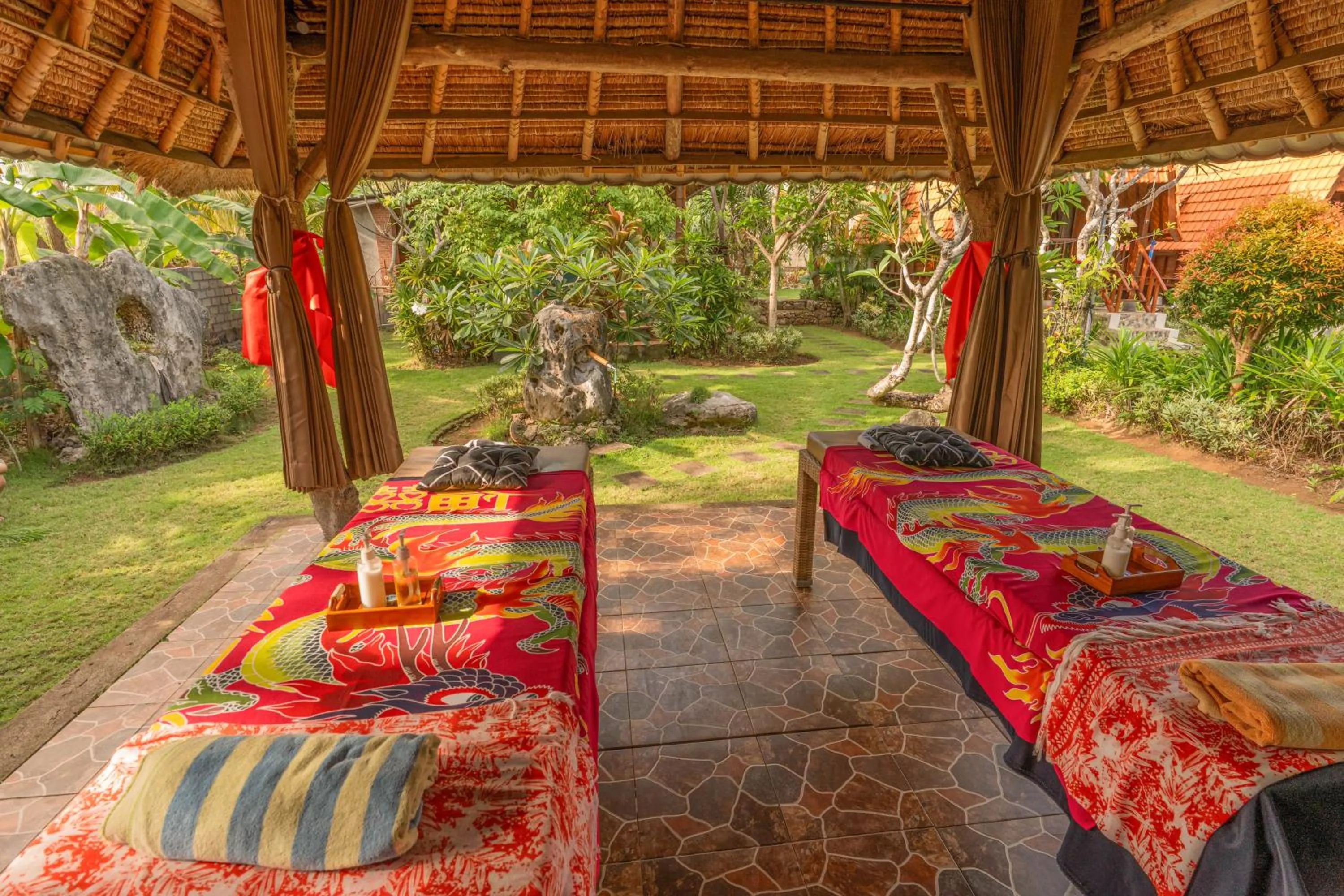 Harta Lembongan Villas