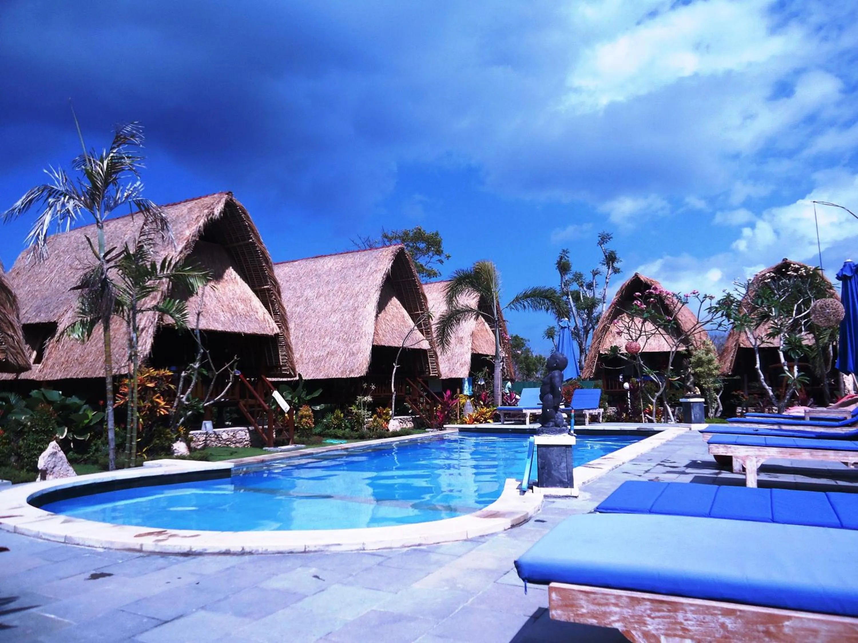 Swimming pool in Harta Lembongan Villas