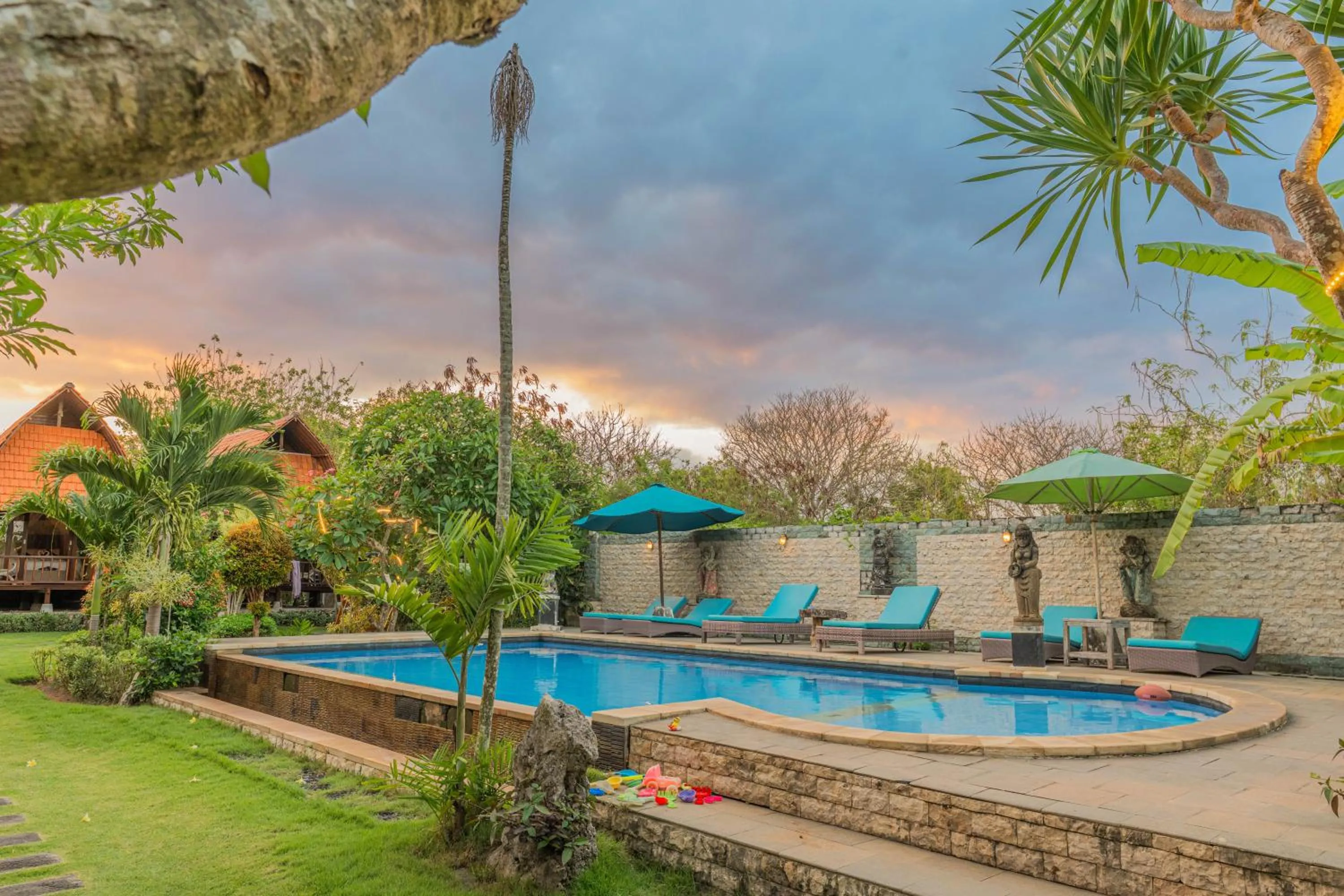 Harta Lembongan Villas