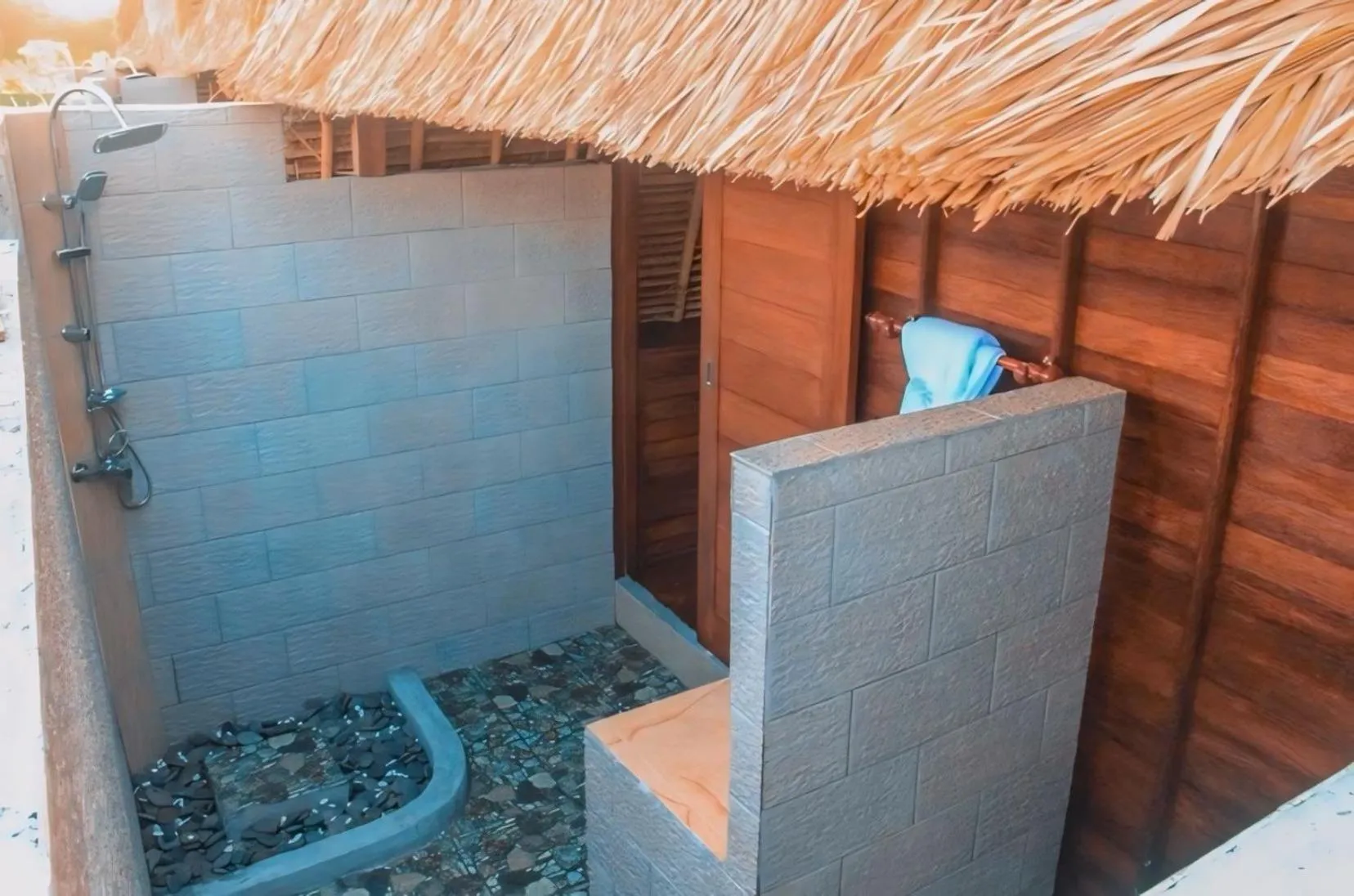 Shower in Harta Lembongan Villas