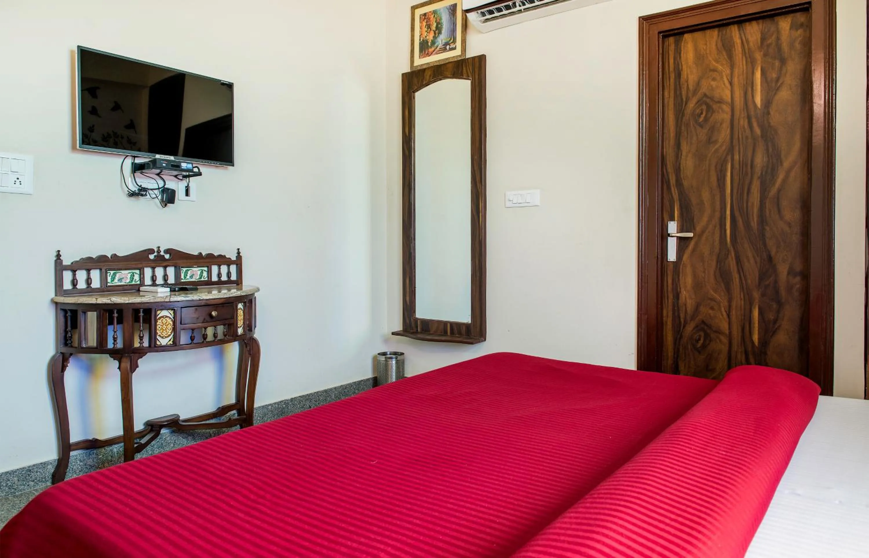 Bed in Kalyan Heritage