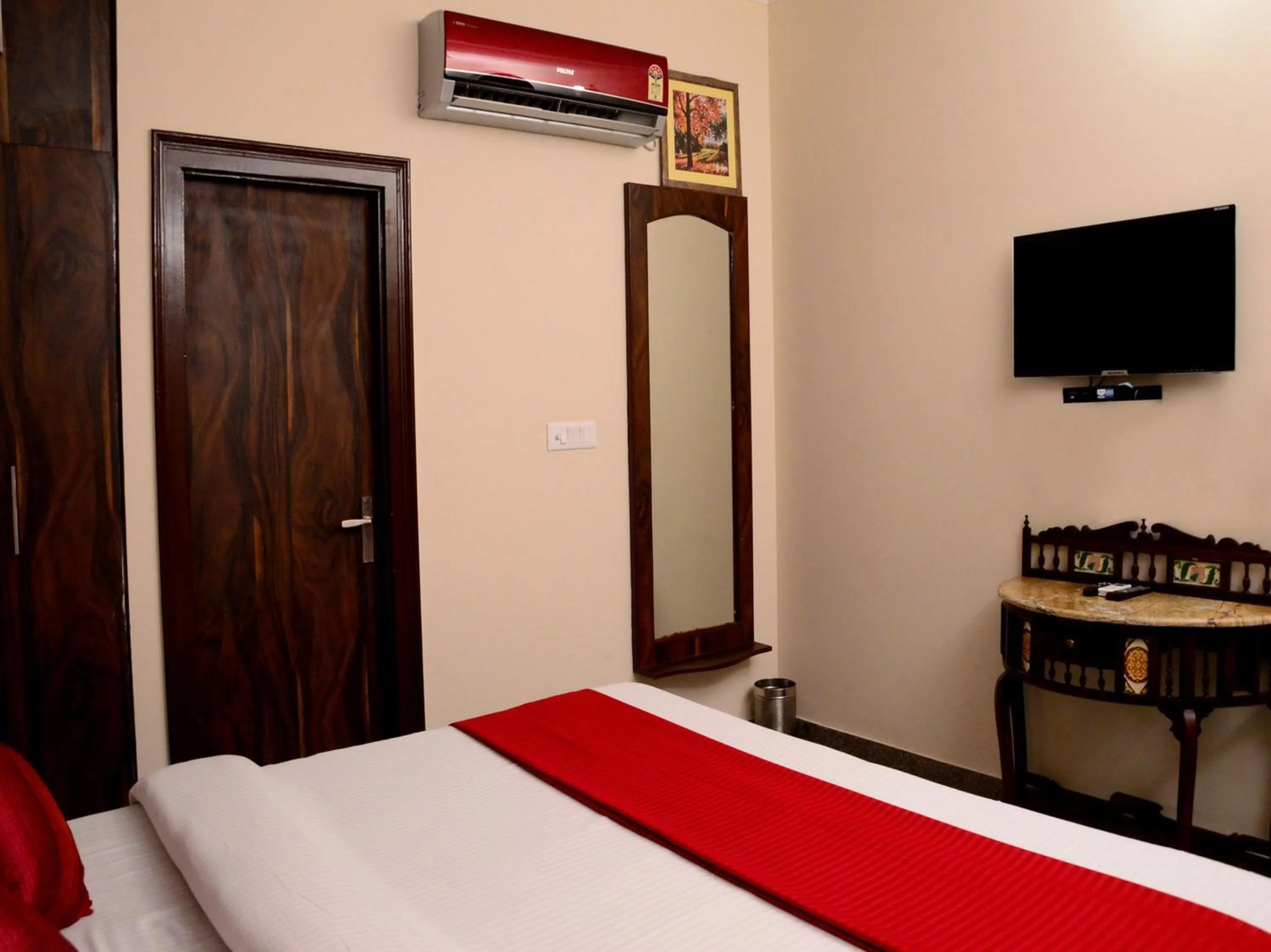 Living room, Bed in Kalyan Heritage