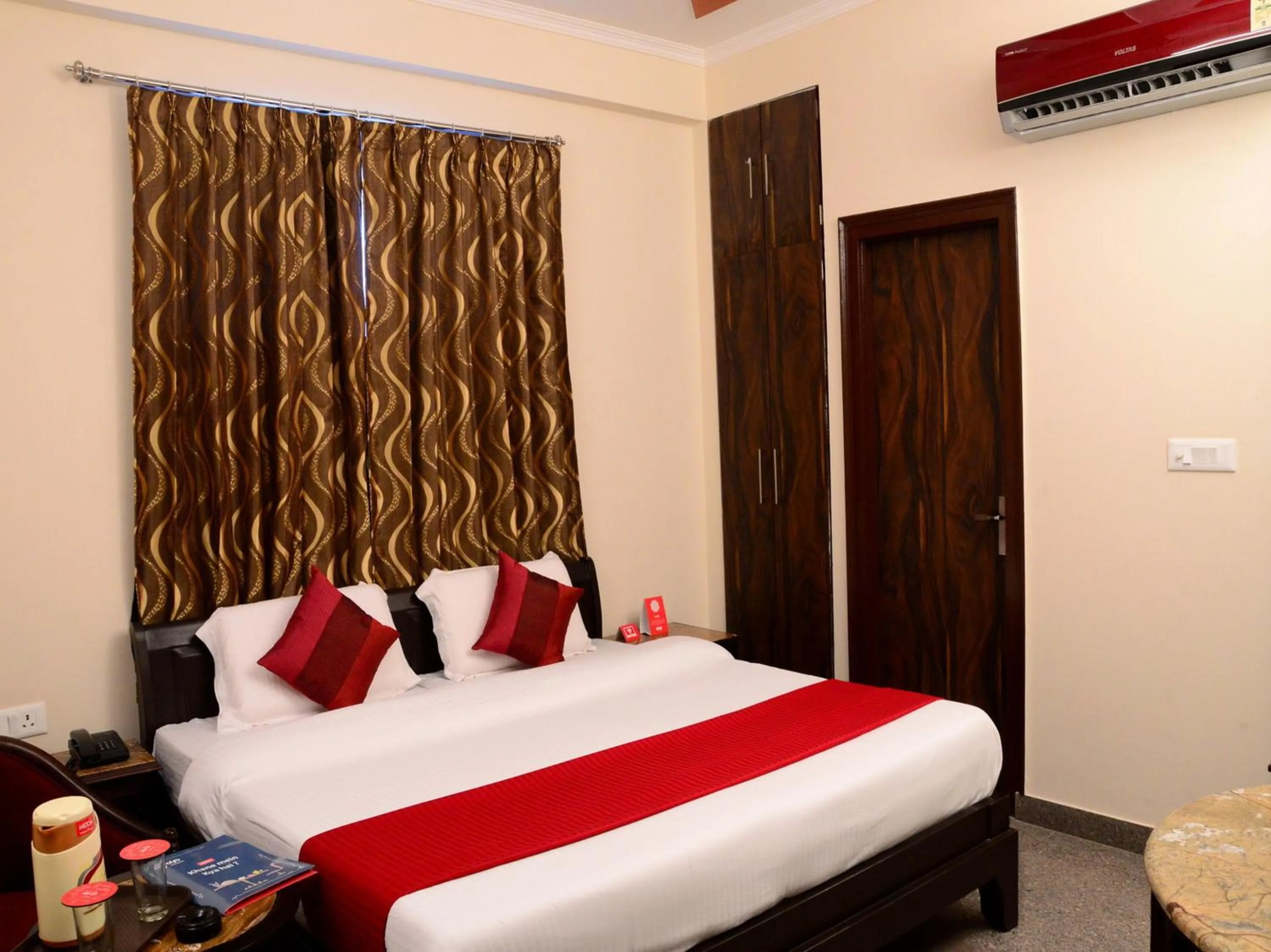 Bedroom, Bed in Kalyan Heritage