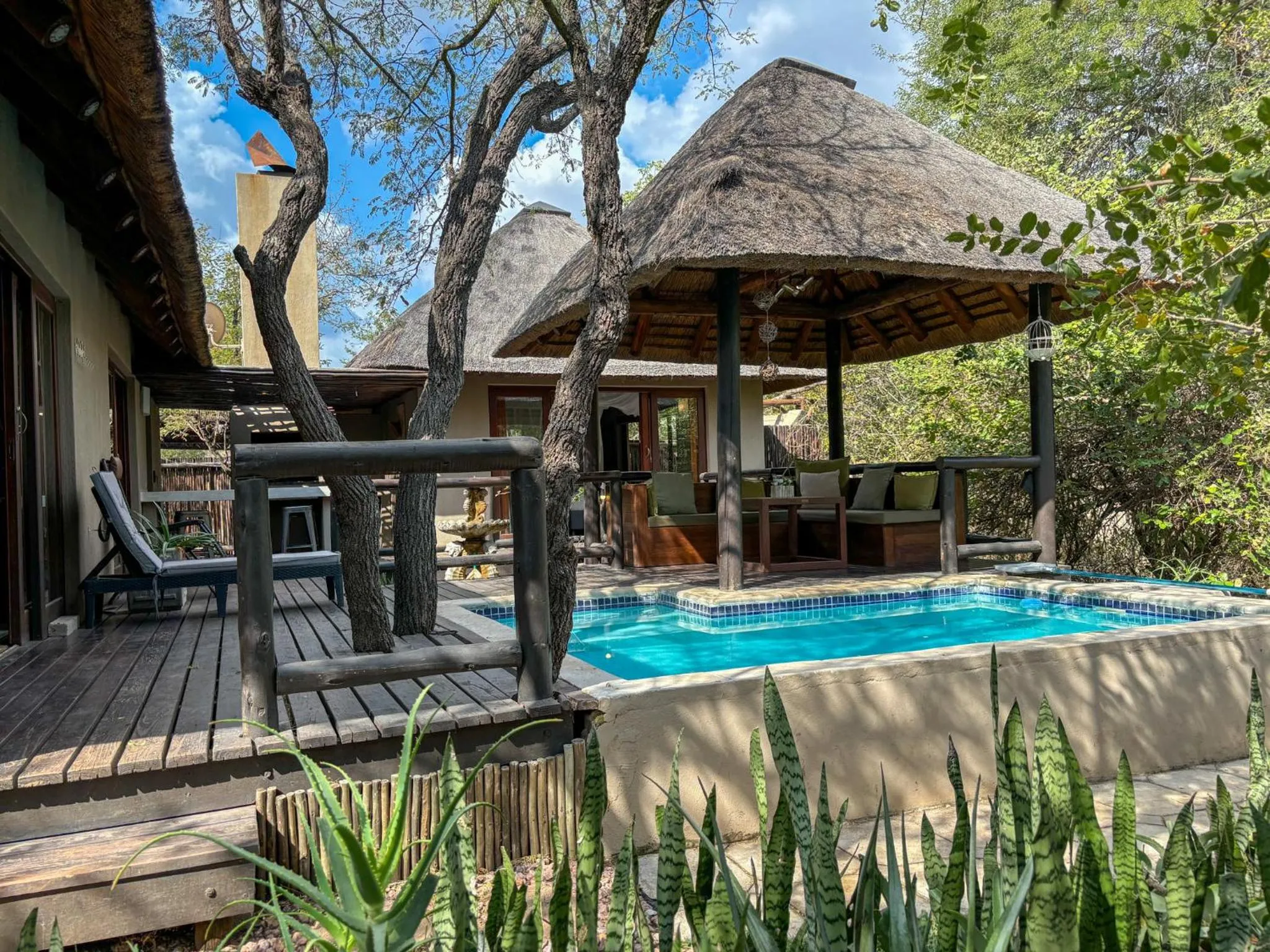 Swimming pool in Hoedspruit Raptors Lodge N16