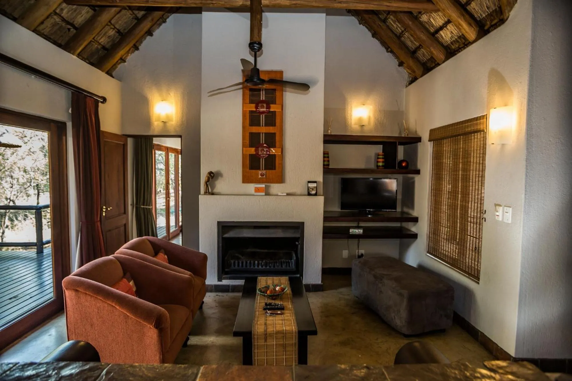 Living room in Hoedspruit Raptors Lodge N16