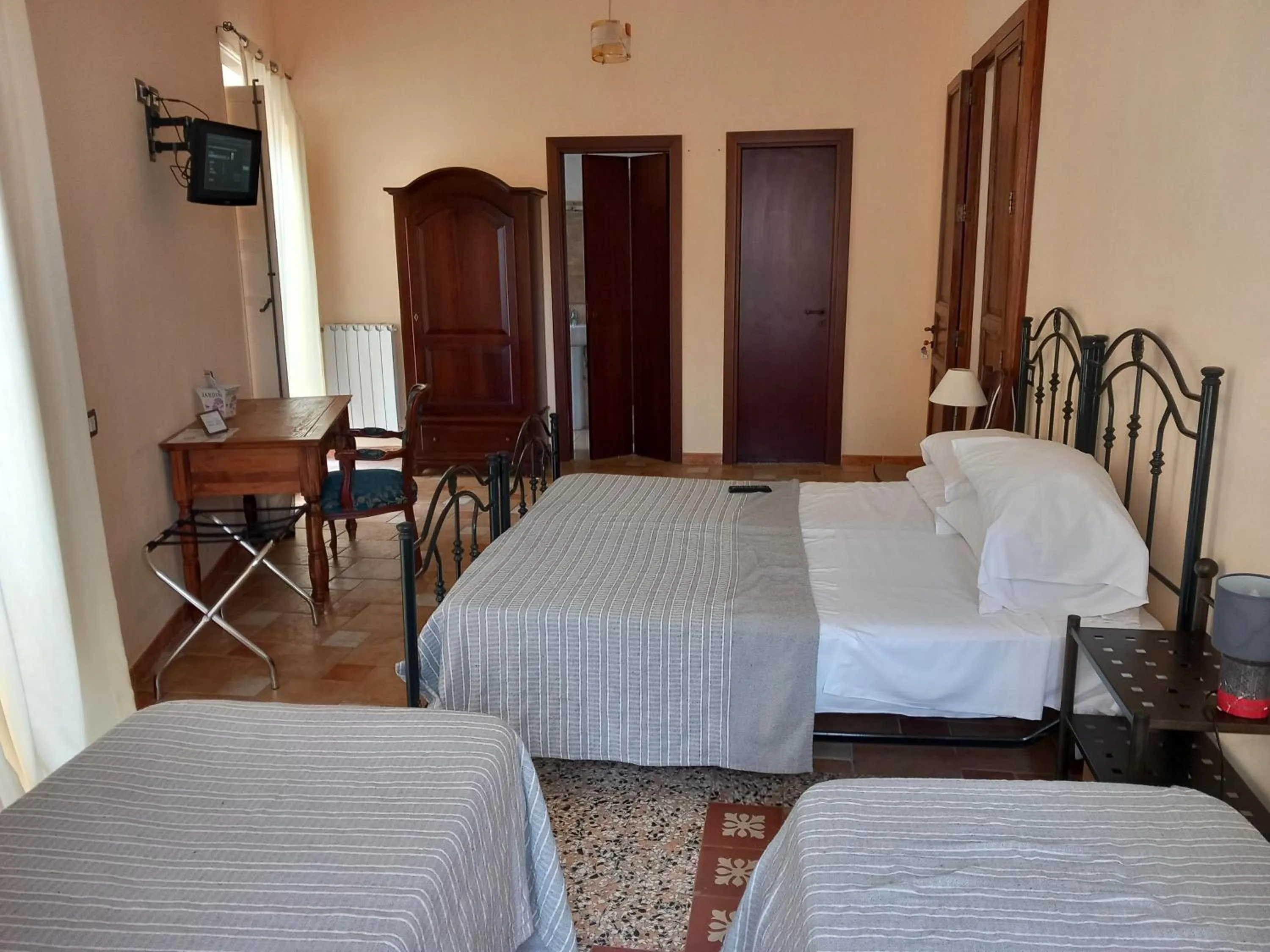 Bedroom, Bed in B&B Batarà - "La Terrazza del Centro"