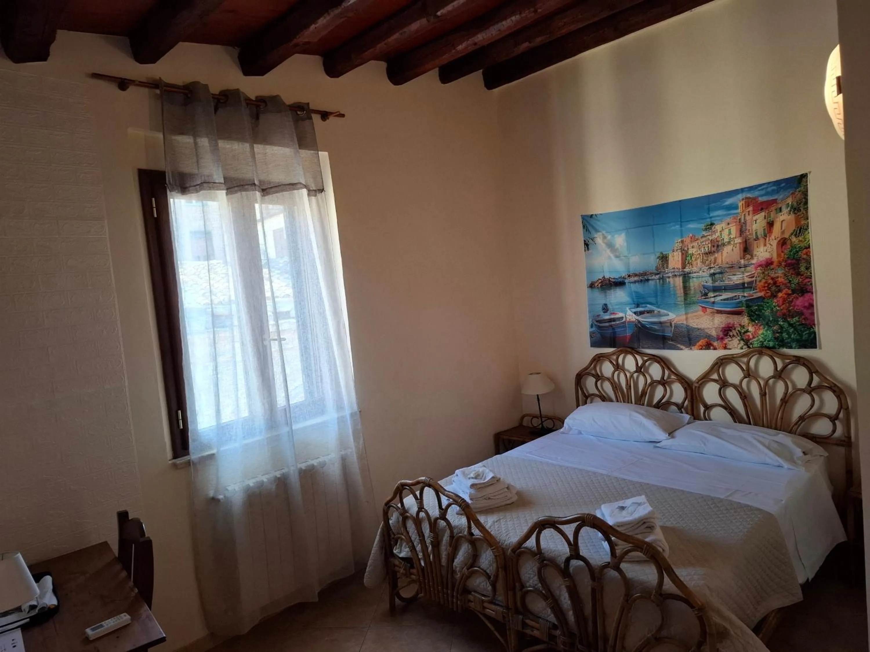 Bedroom, Bed in B&B Batarà - "La Terrazza del Centro"