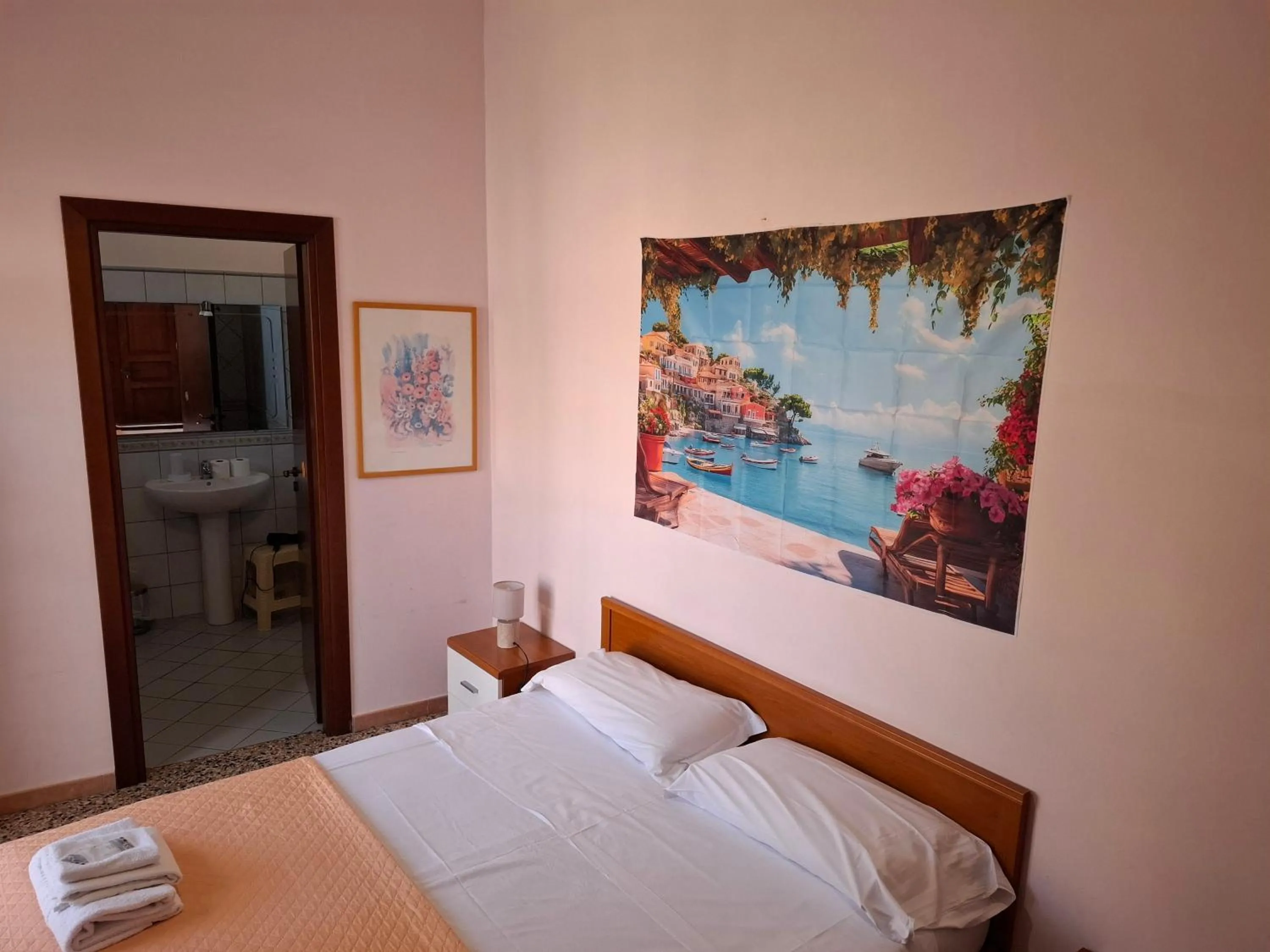 Bedroom, Bed in B&B Batarà - "La Terrazza del Centro"