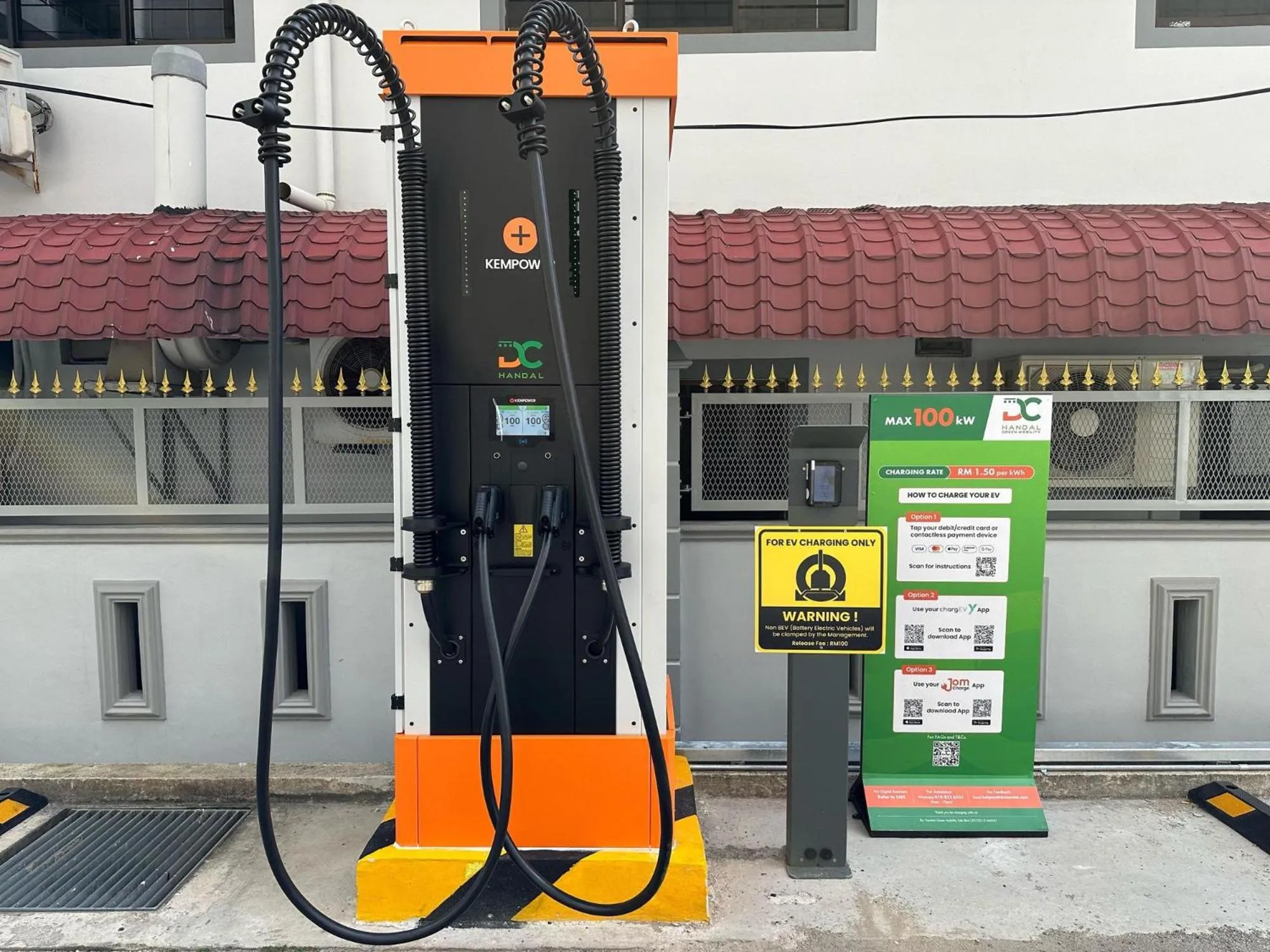 Parking in The Pines Melaka