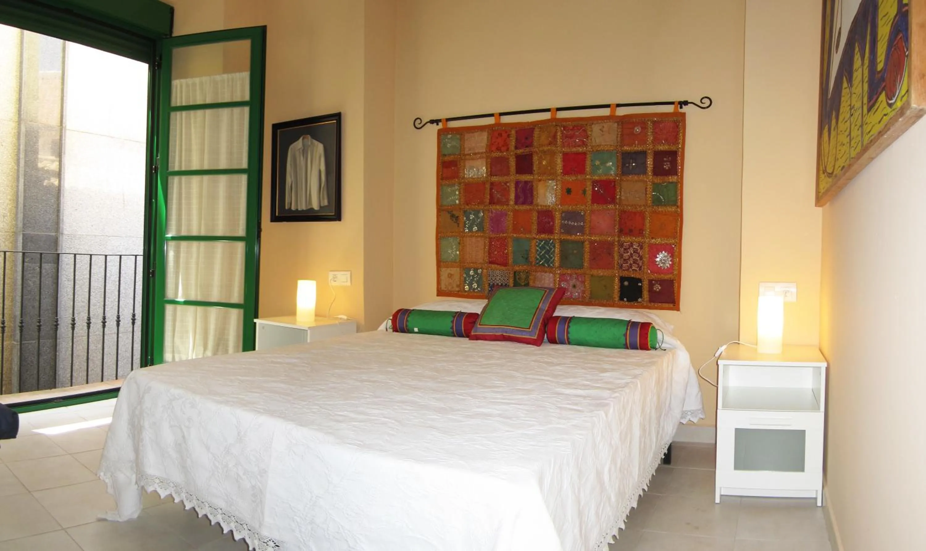 Photo of the whole room, Bed in Livemalaga San Juan