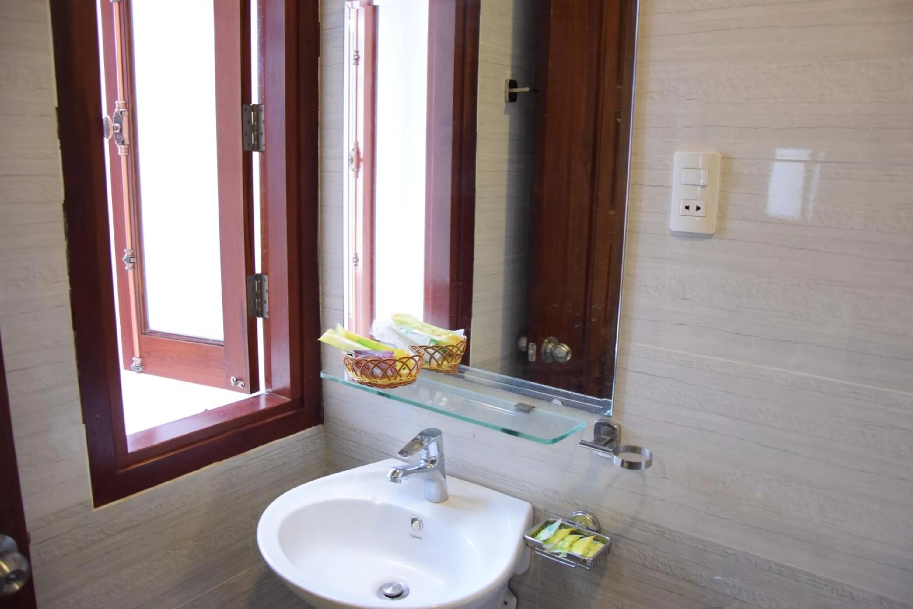 Property building in Thanh Xuan Hotel