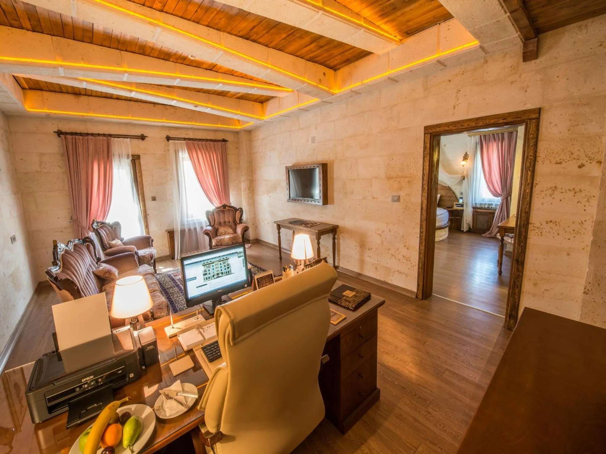 TV and multimedia in Kapadokya Hill Hotel & Spa (12+)