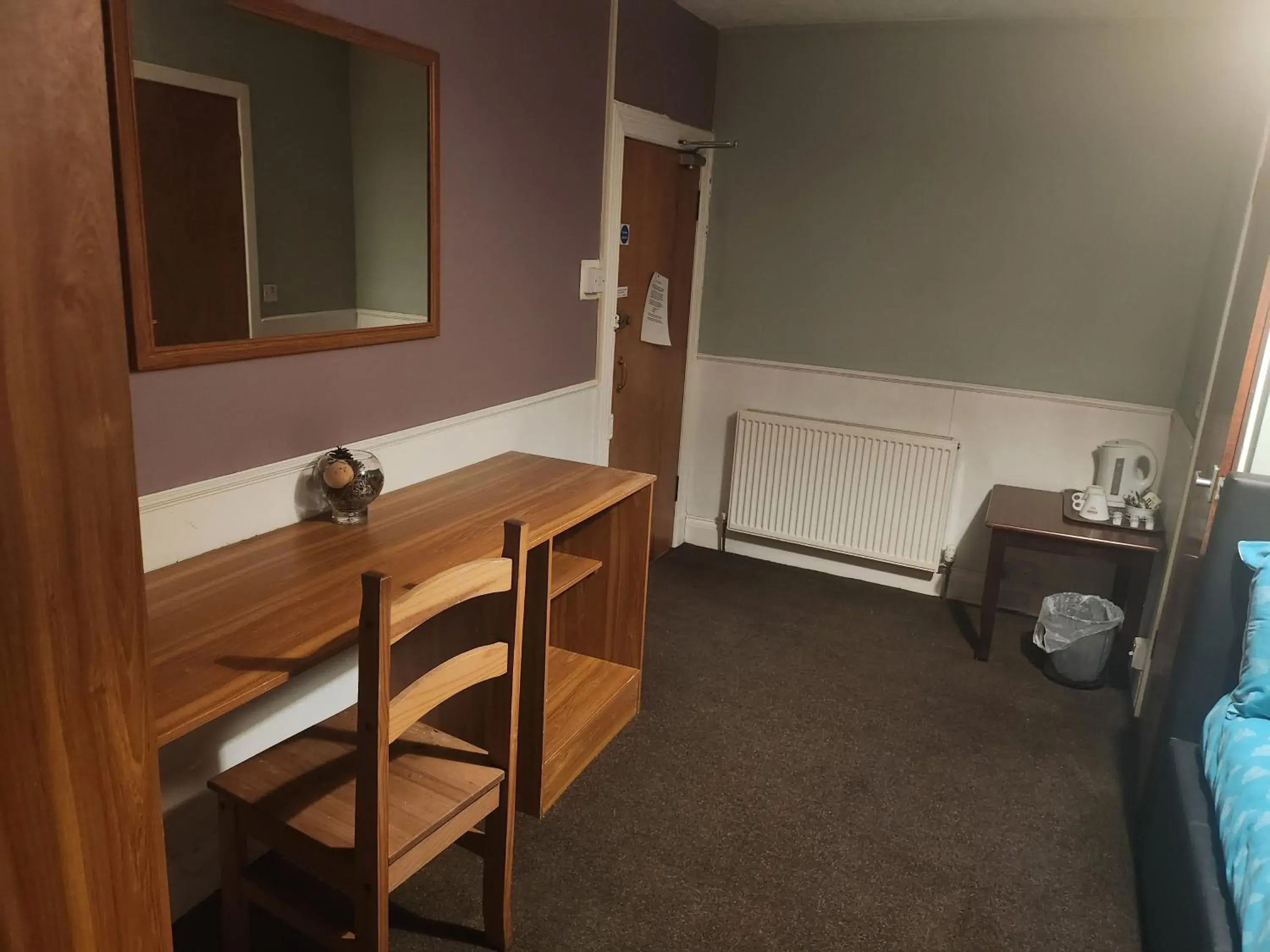 Double Room with Private Bathroom in LSO Guest House Double Room with Private Bathroom in LSO Guest House