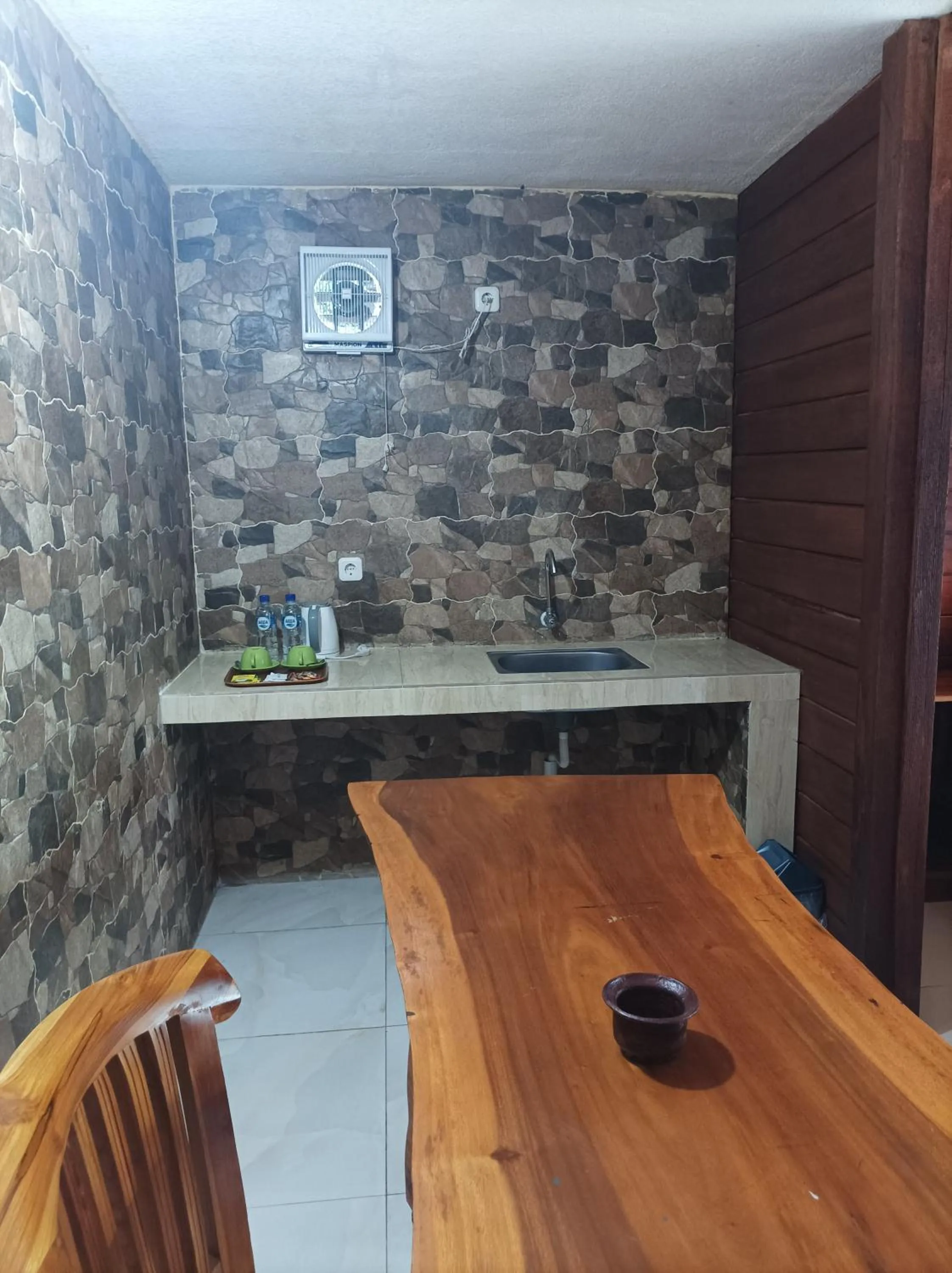 Coffee/tea facilities in Sri Abi Ratu Villa