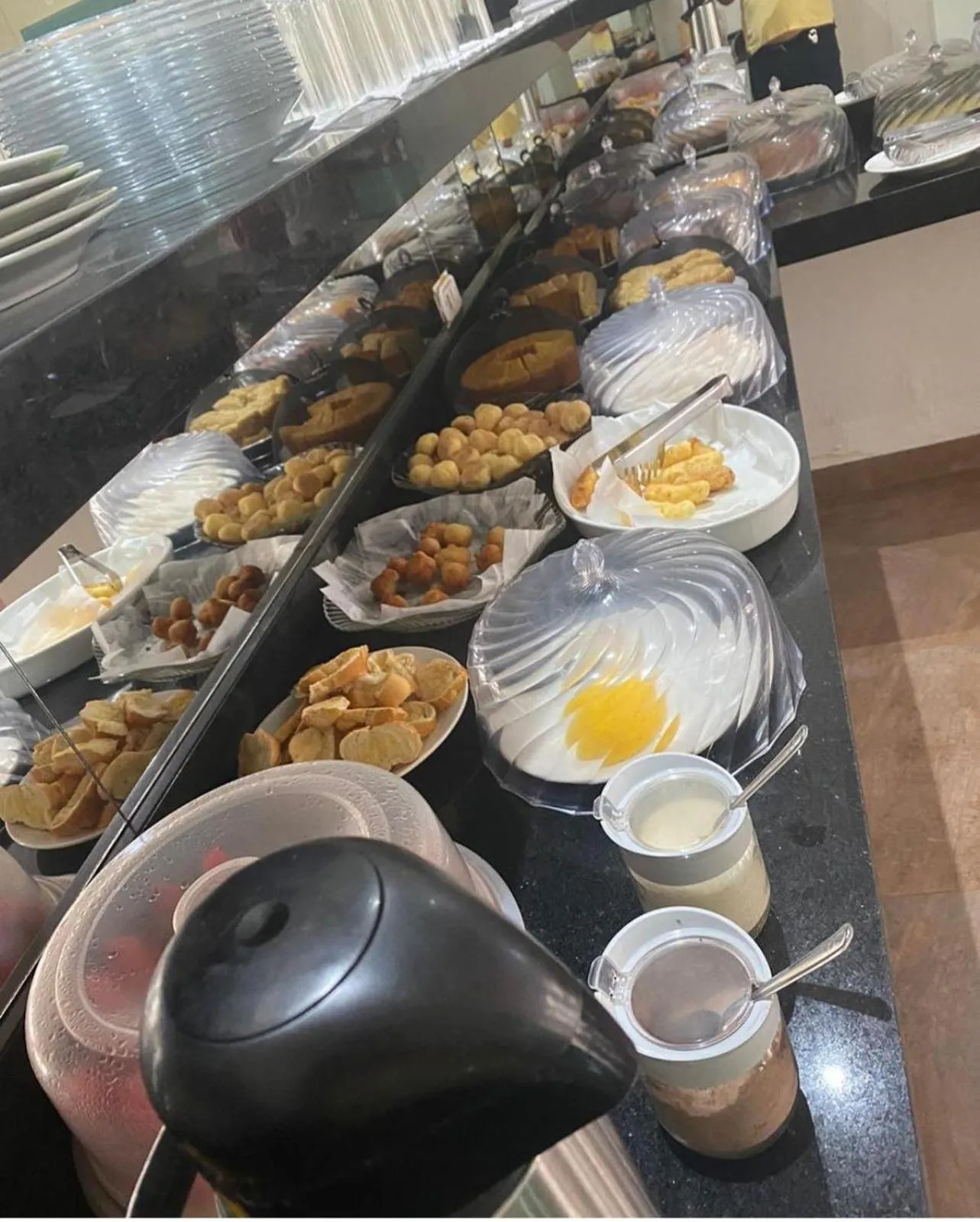 Buffet breakfast in Hotel Carajás