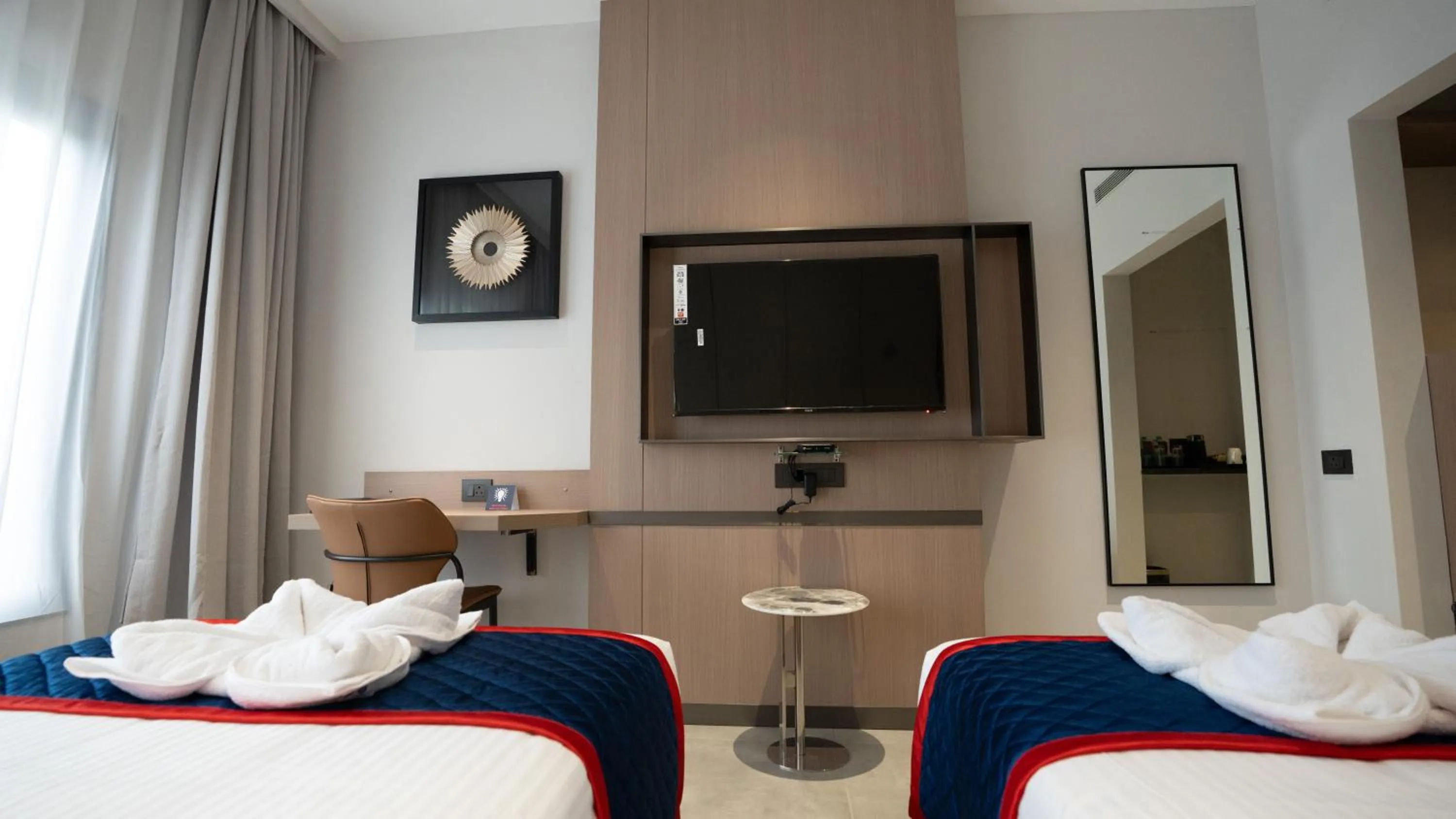TV and multimedia, Bed in Zip By Spree Hotels Chinchwad